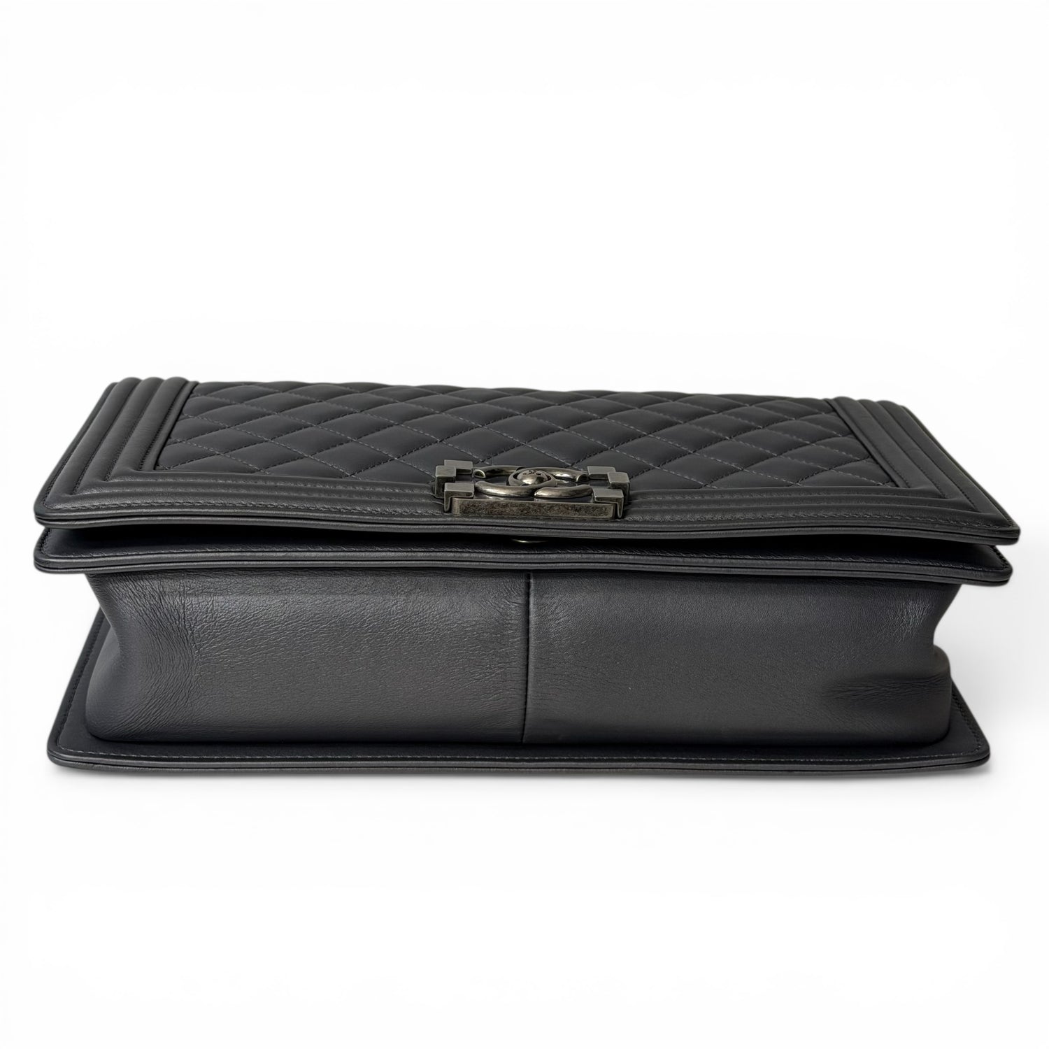 Sac Chanel Boy GM Gris Métallisé | Les Folies d’Eugénie