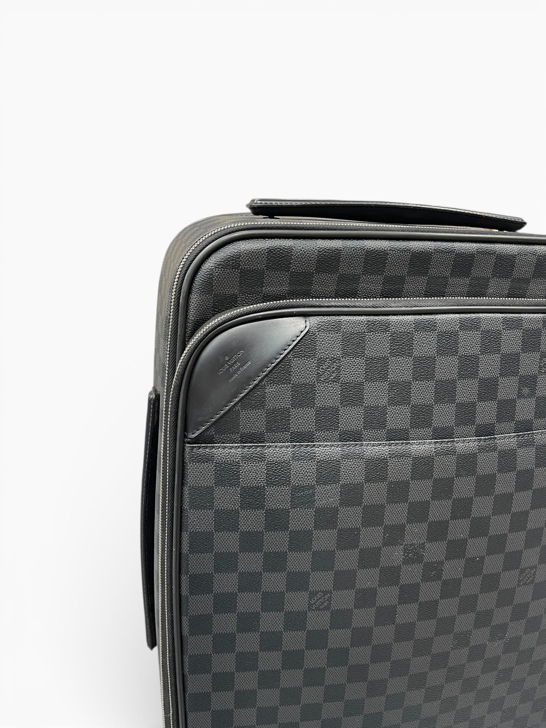 Louis Vuitton - Gray travel suitcase
