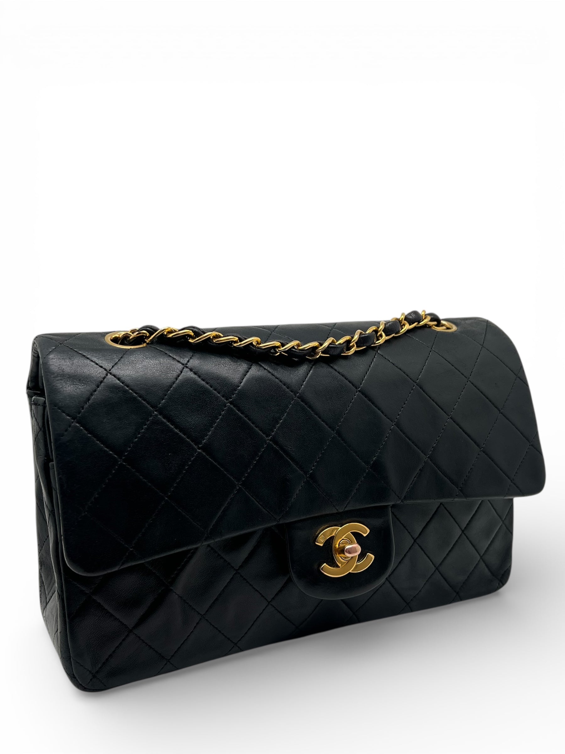 Chanel - Sac Timeless Classique 25 en cuir d’agneau noir