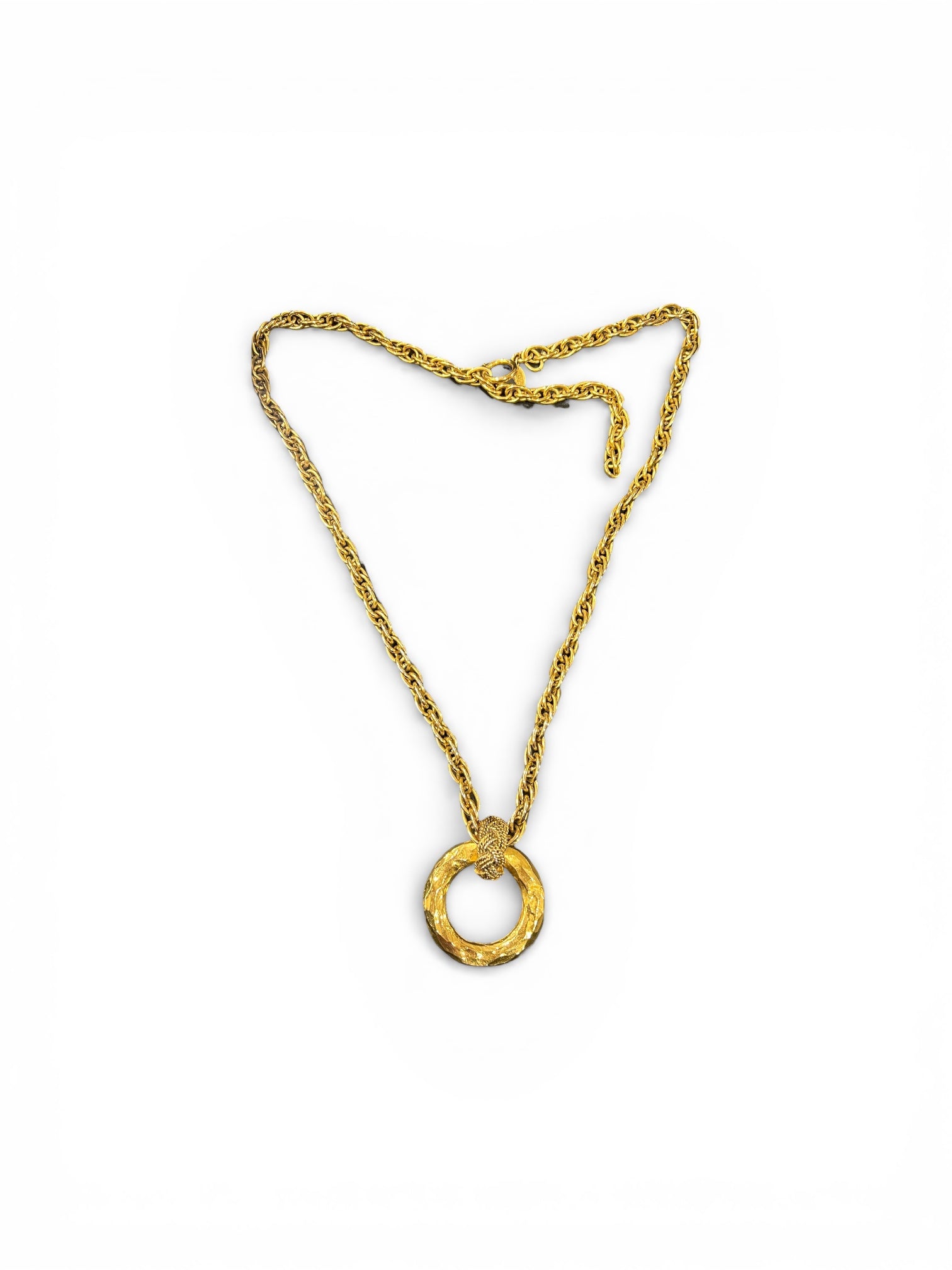 Chanel -  Sautoir dorée avec pendentif