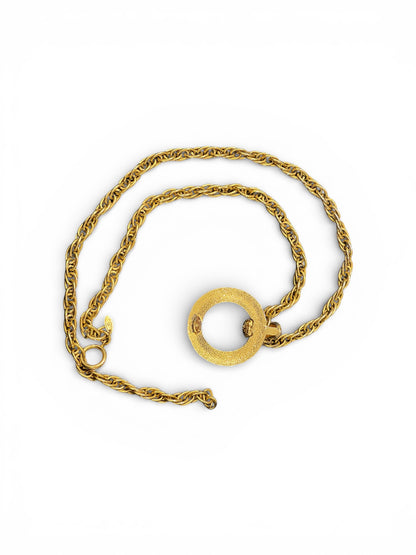 Chanel -  Sautoir dorée avec pendentif
