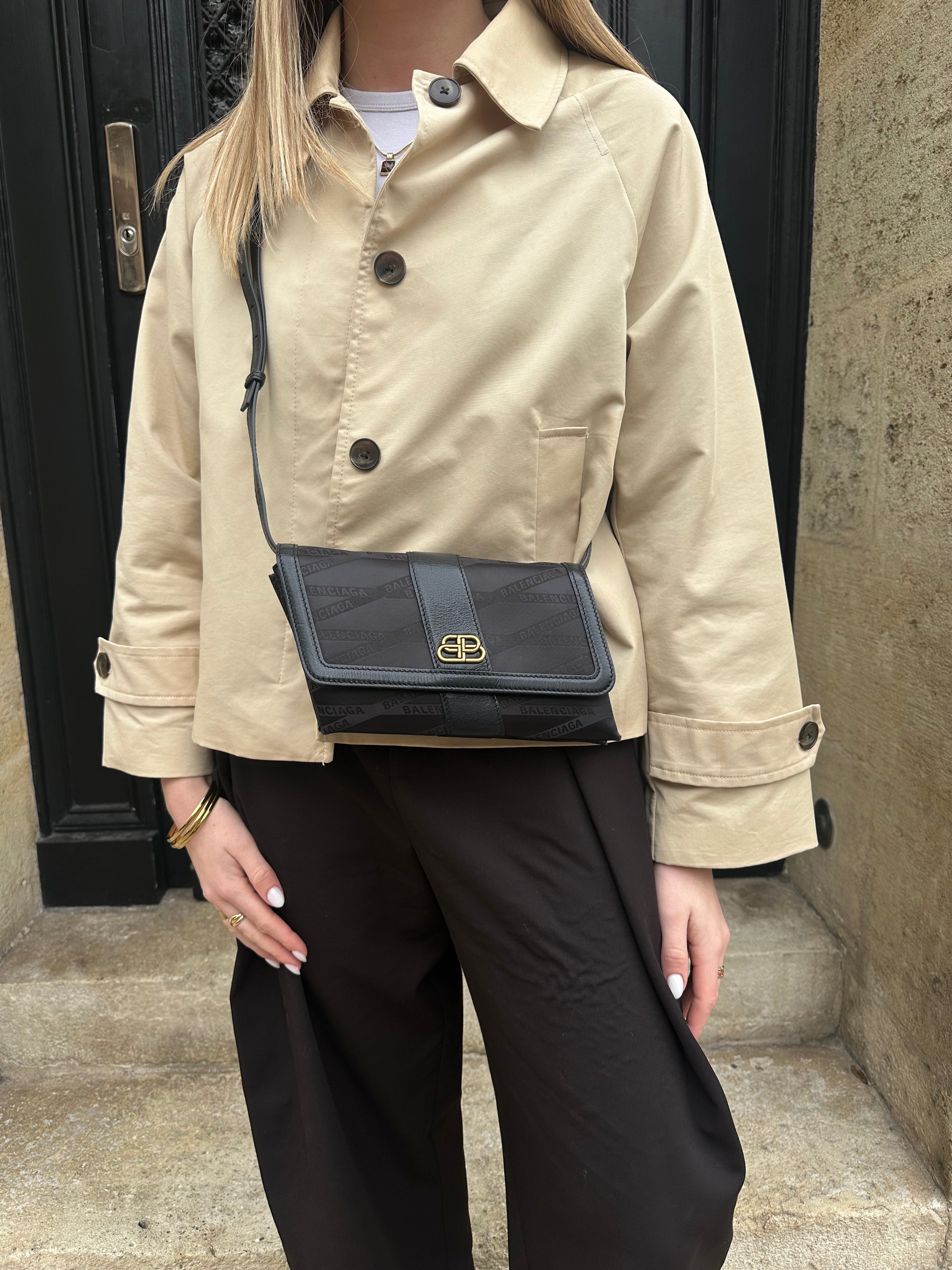 Balenciaga - Sac Shift en cuir et nylon noir