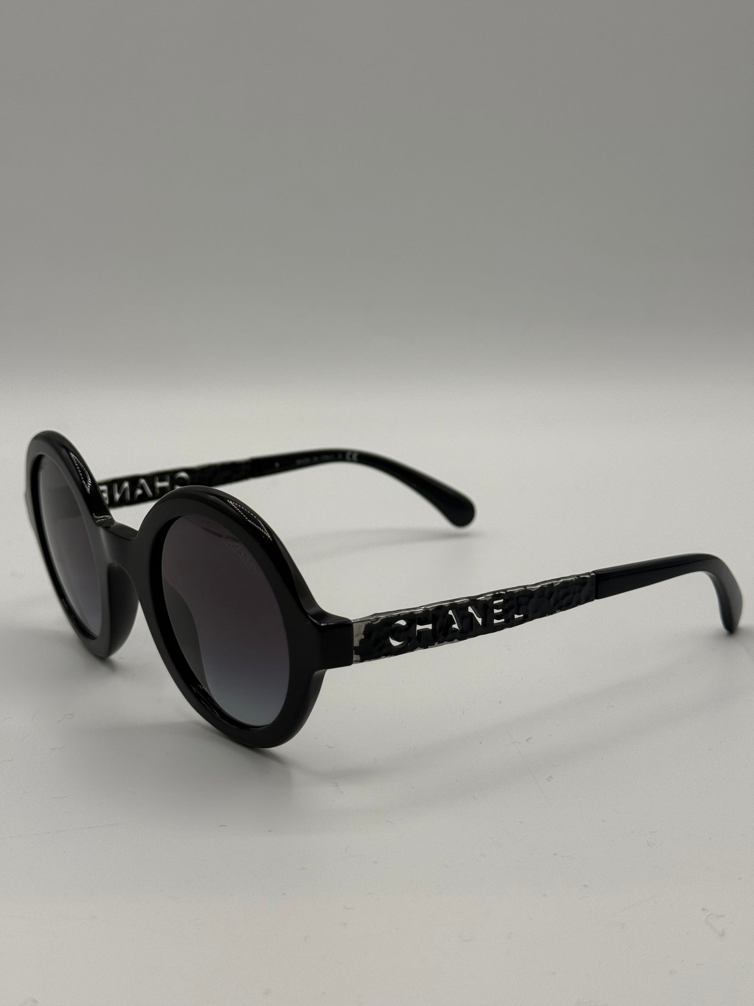 Chanel - Round sunglasses
