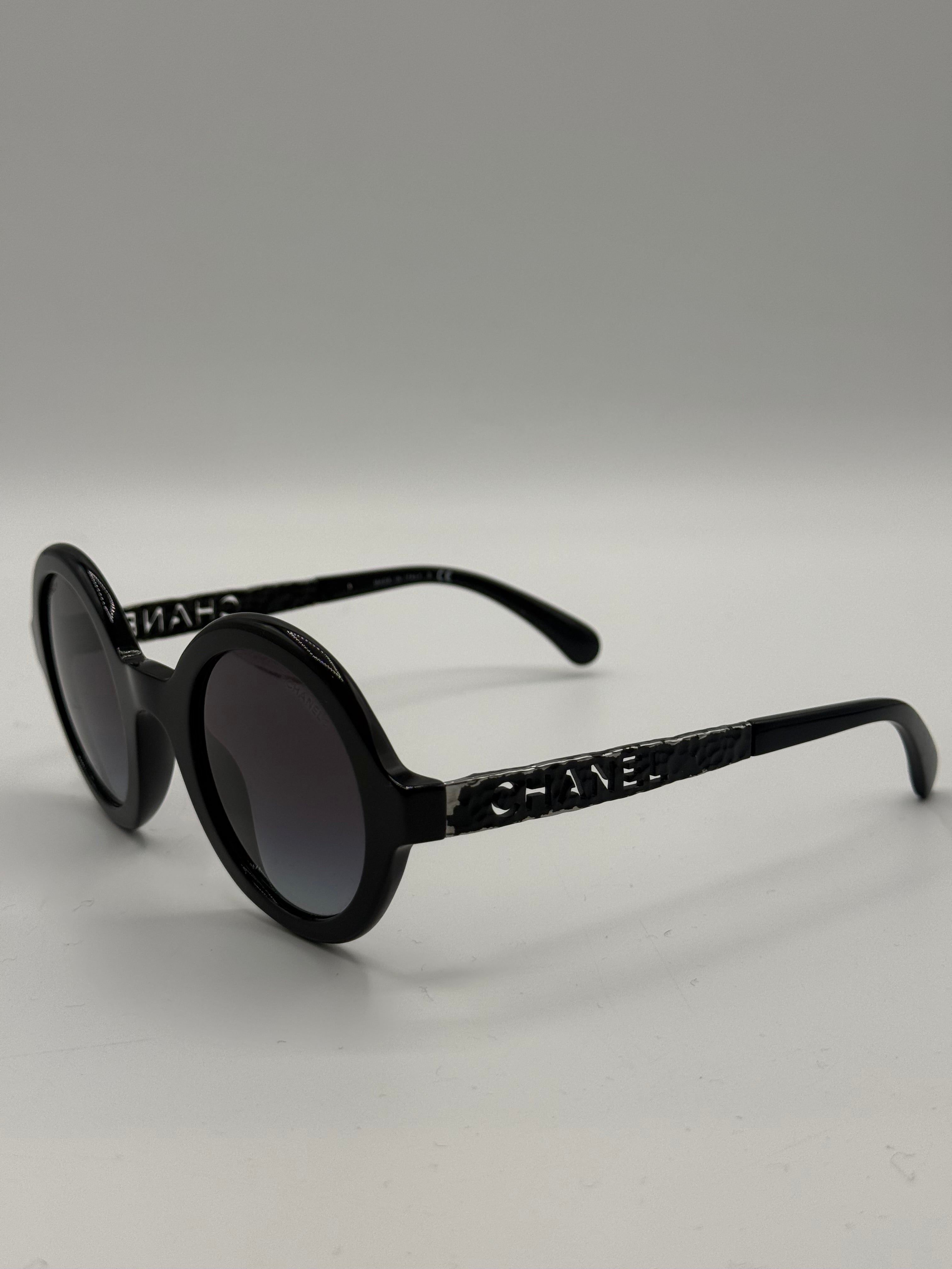 Chanel - Round sunglasses