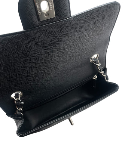 Chanel - Sac à rabat chevron cuir caviar