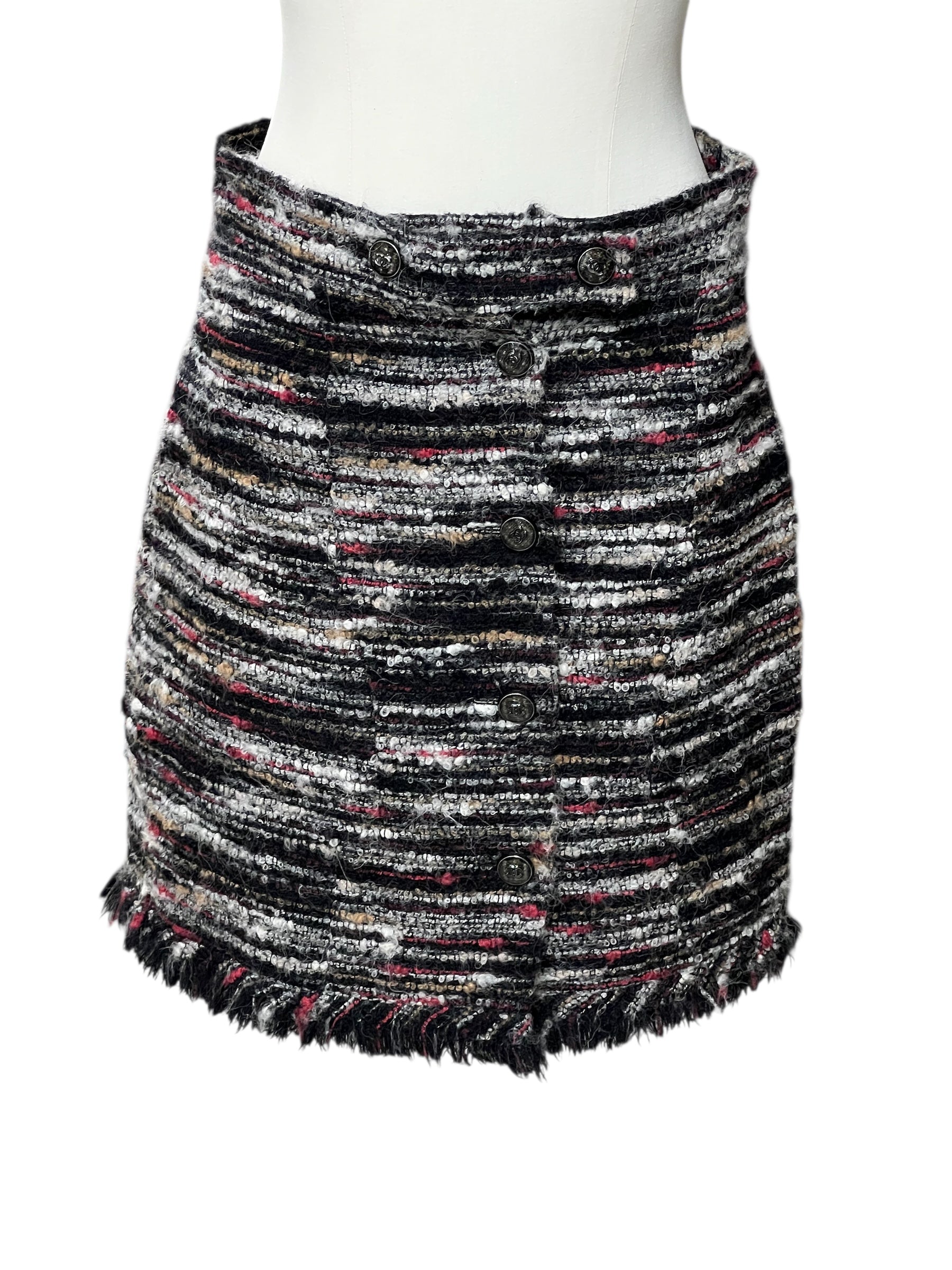 Chanel - Jupe mi-longue en Tweed T.36