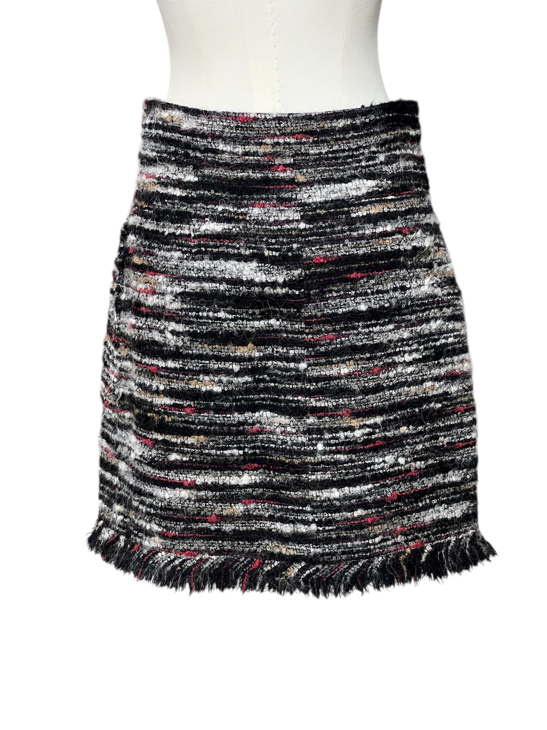 Chanel - Jupe mi-longue en Tweed T.36