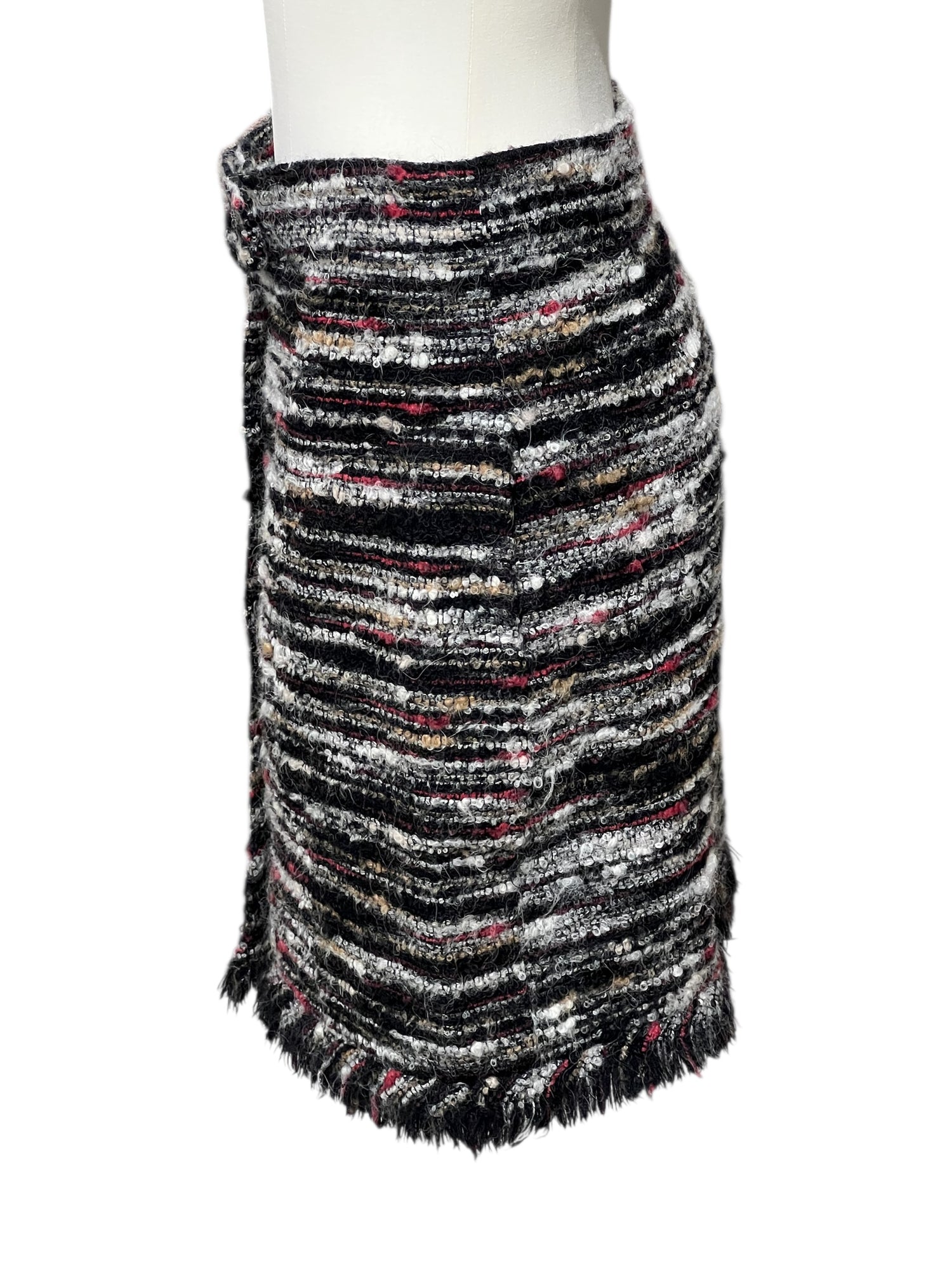 Chanel - Jupe mi-longue en Tweed T.36