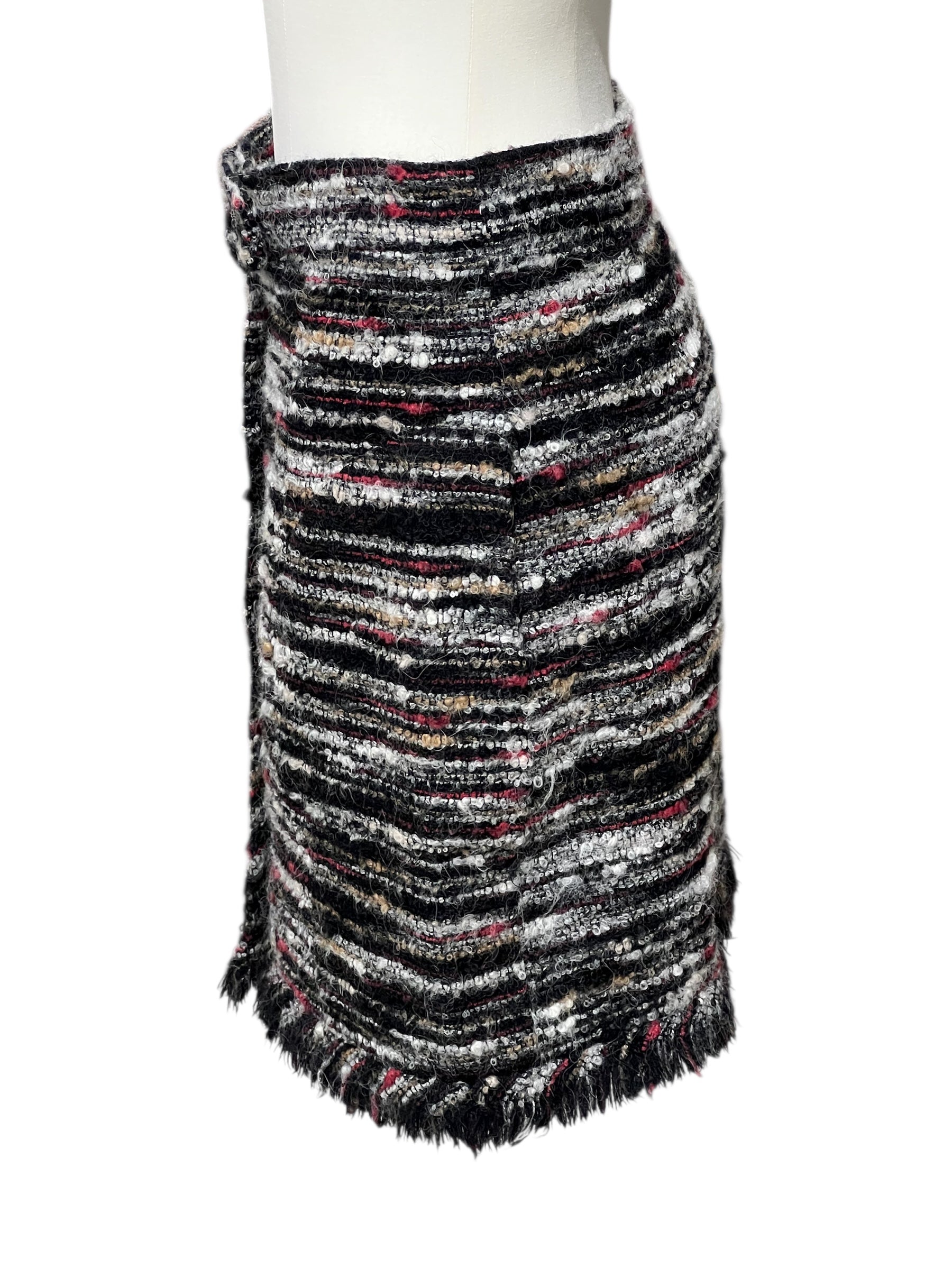 Chanel - Jupe mi-longue en Tweed T.36