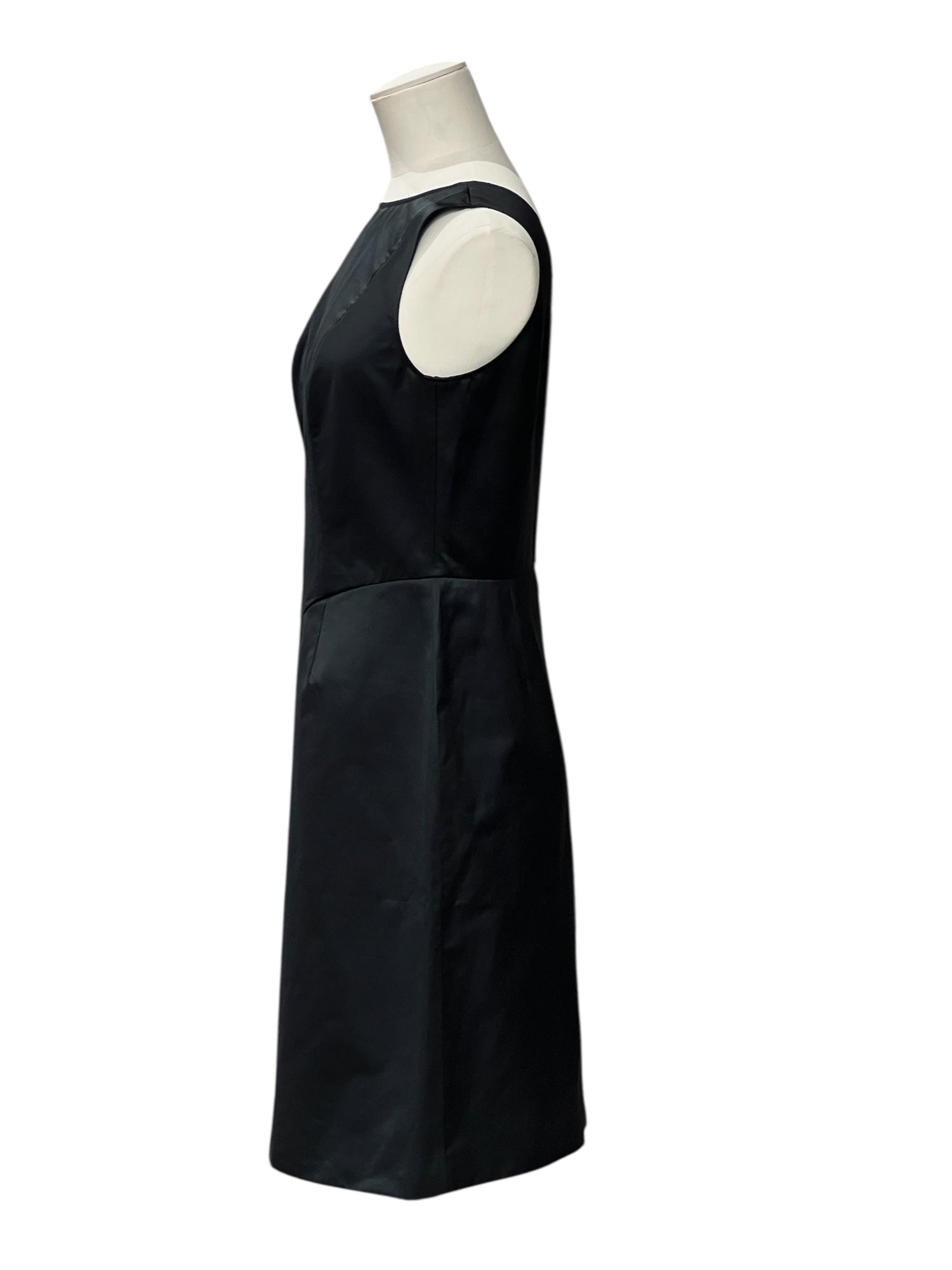 Yves Saint Laurent -  Robe noire en satin T38