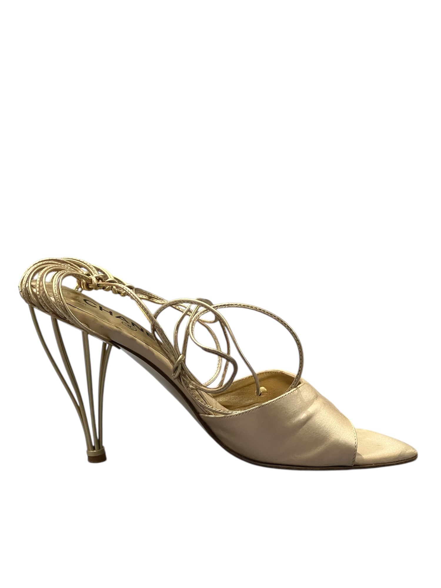 Chanel - Sandales beige en satin T37,5