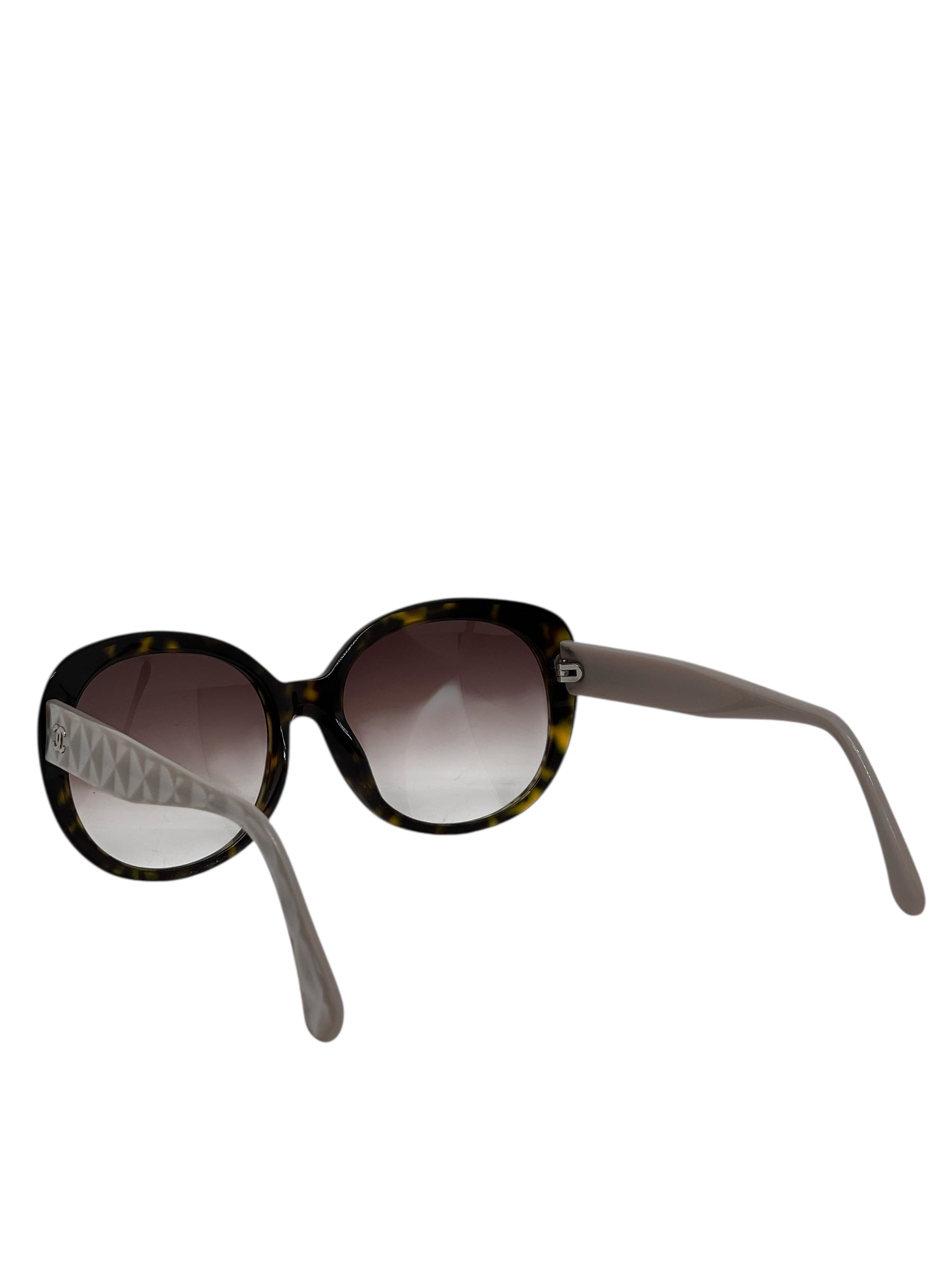 Chanel - Lunettes de soleil écailles