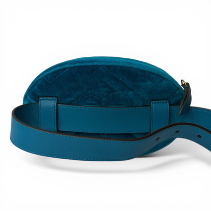 Gucci Sac Ceinture en Velours Bleu | Les Folies d’Eugénie