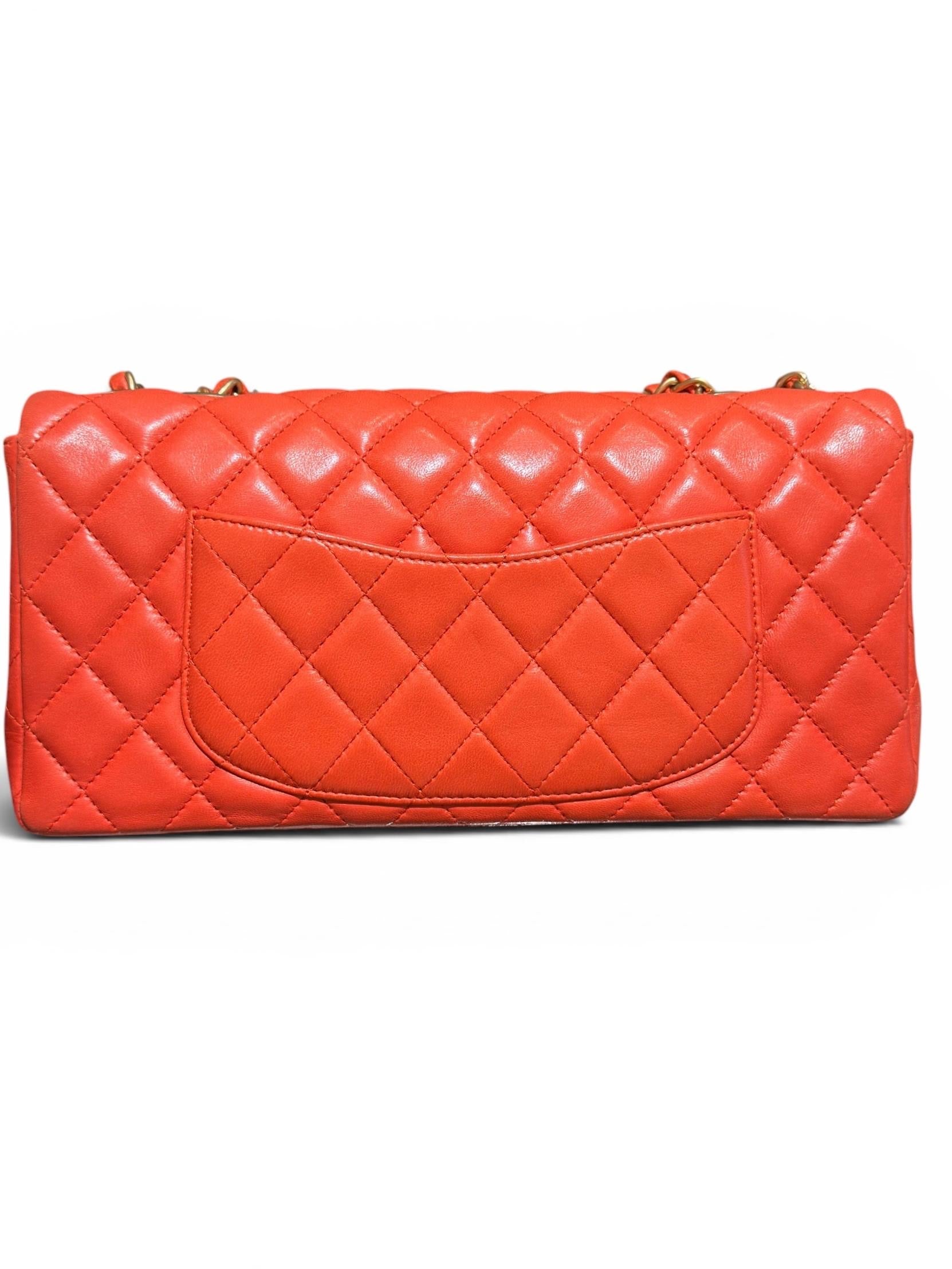 Chanel - Sac timeless allongé rose corail