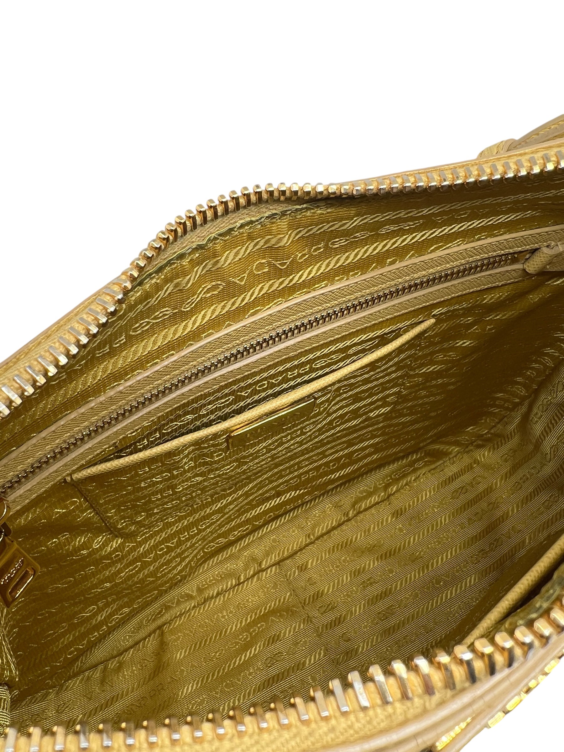 Prada - Sac Cleo en cuir jaune