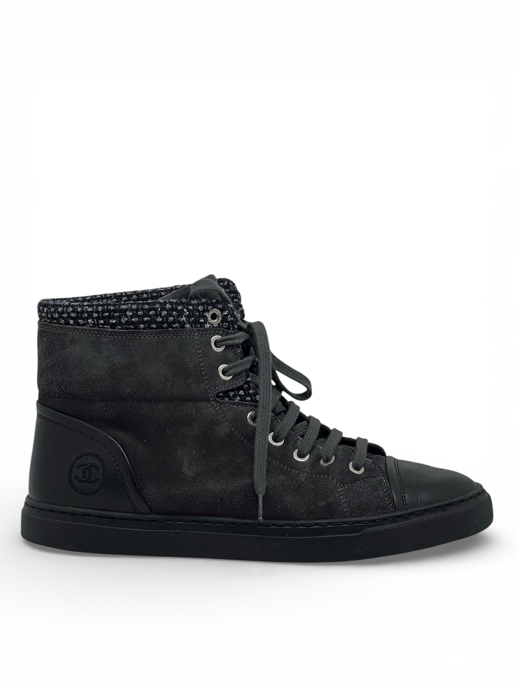 Chanel - Baskets montantes en daim T39