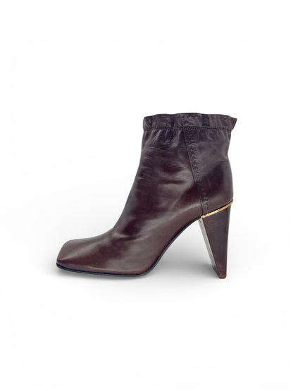 Louis Vuitton - Bottines à Bout Carré T39 | Les Folies d&