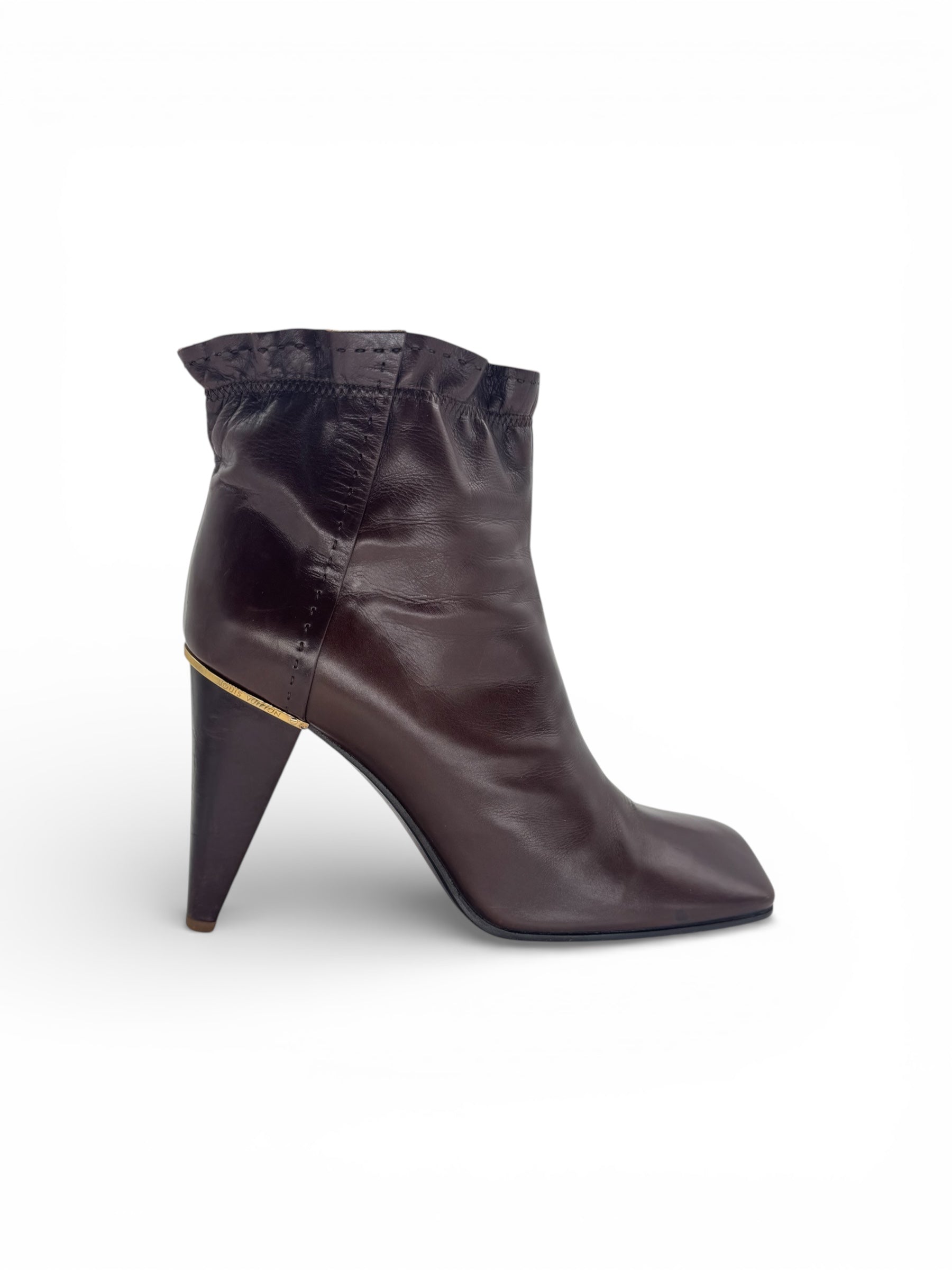 Louis Vuitton - Bottines à Bout Carré T39 | Les Folies d&