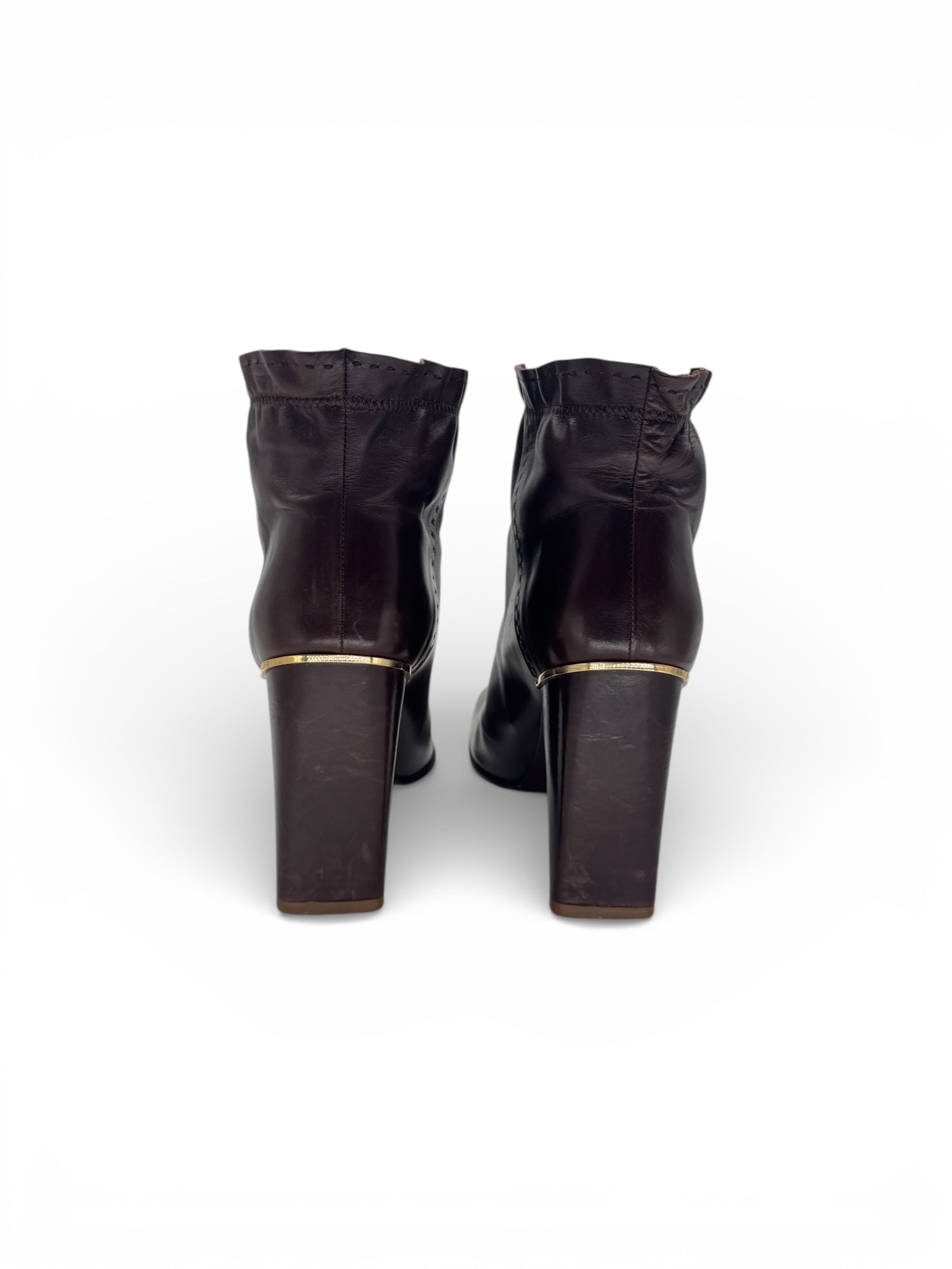 Louis Vuitton - Bottines à Bout Carré T39 | Les Folies d&