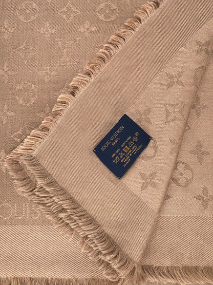 Louis Vuitton - Étole Monogram Rose | Les Folies d&