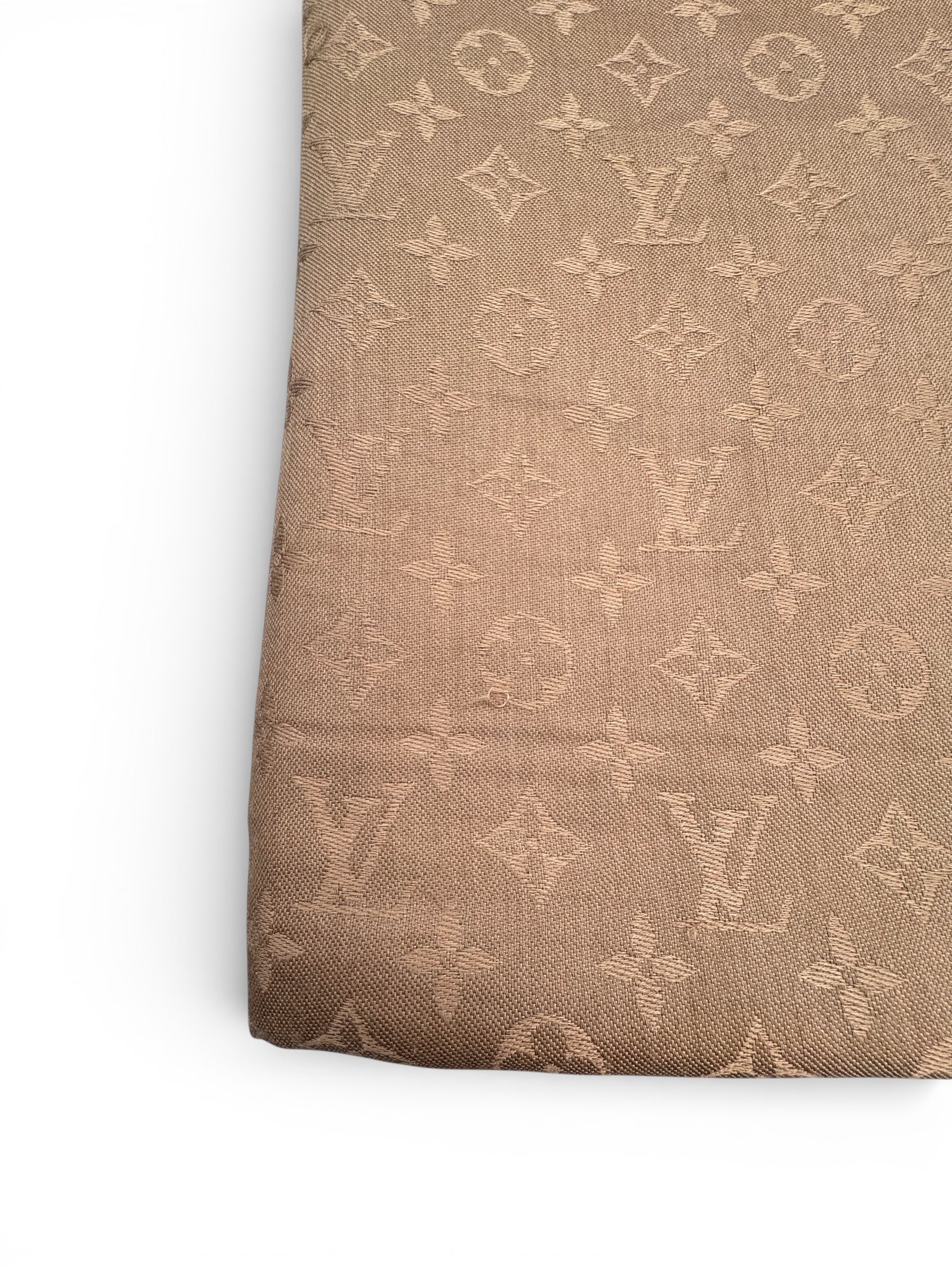 Louis Vuitton - Étole Monogram Rose | Les Folies d&