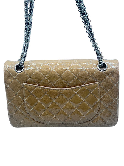 Chanel - sac 2.55 small cuir verni beige
