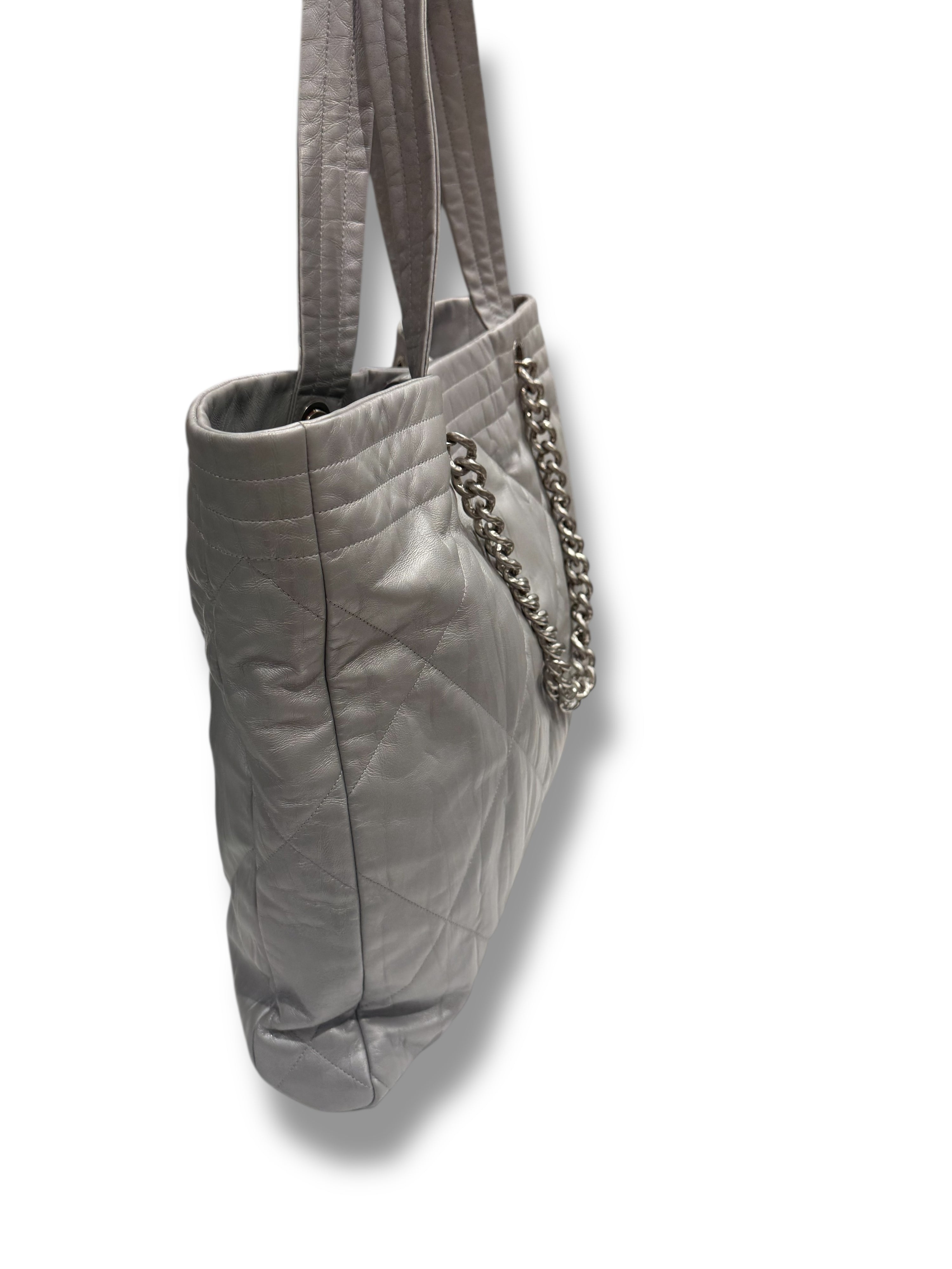 Chanel - Maxi 19 silver tote bag