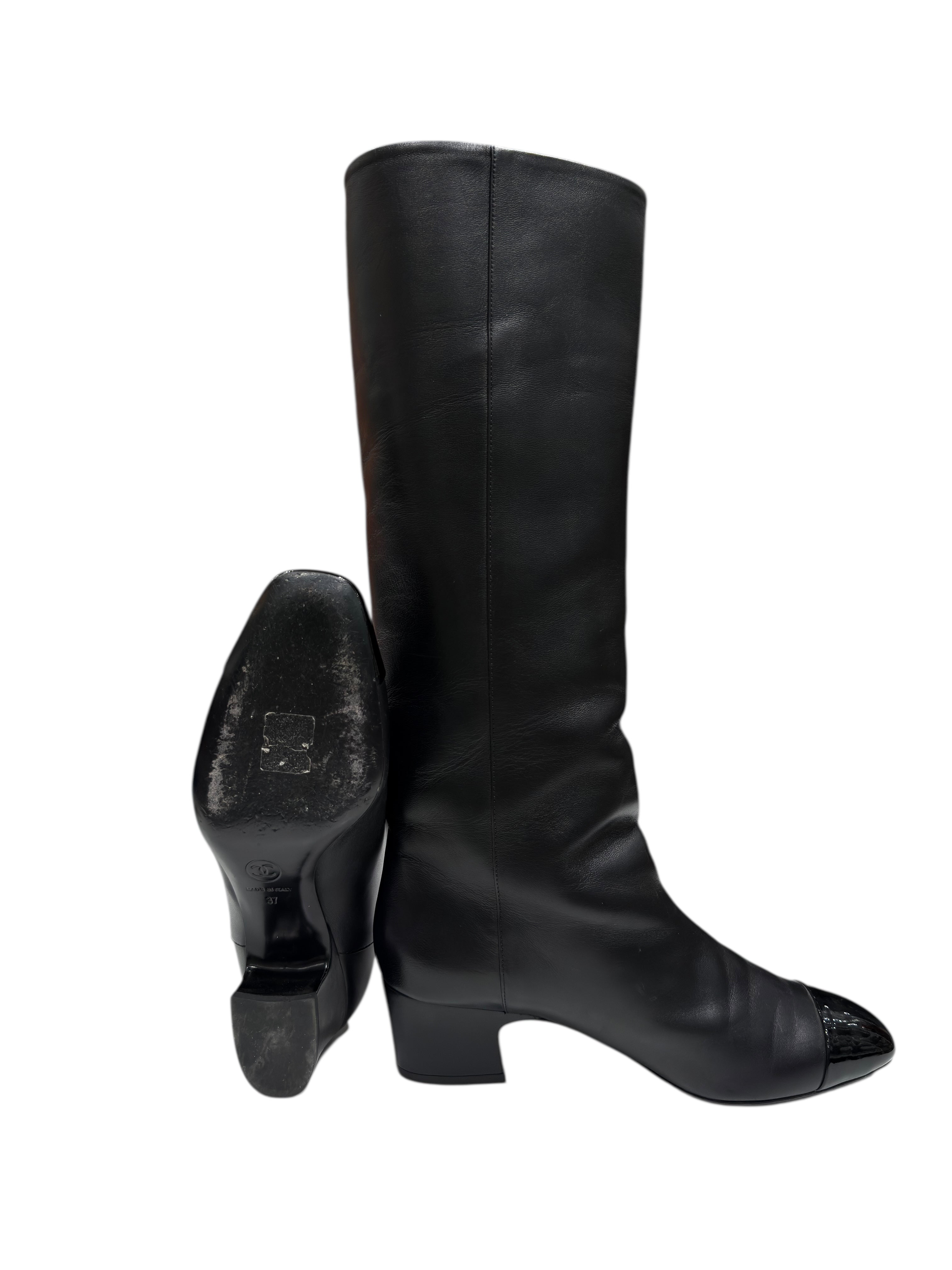 Chanel - Bottes en cuir noir et logo champagne T37