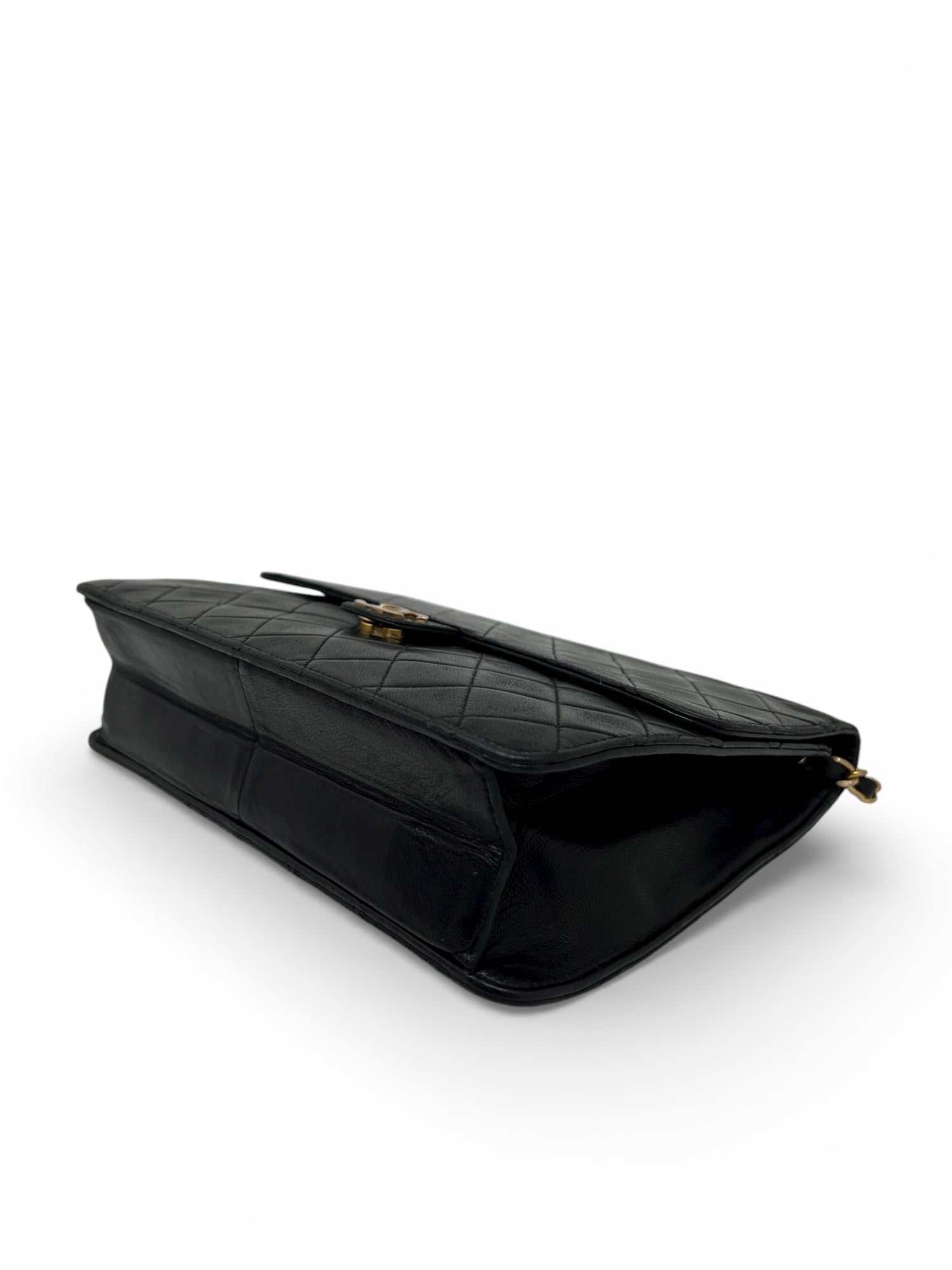 Chanel - Sac Porté Épaule à Rabat | Les Folies d’Eugénie