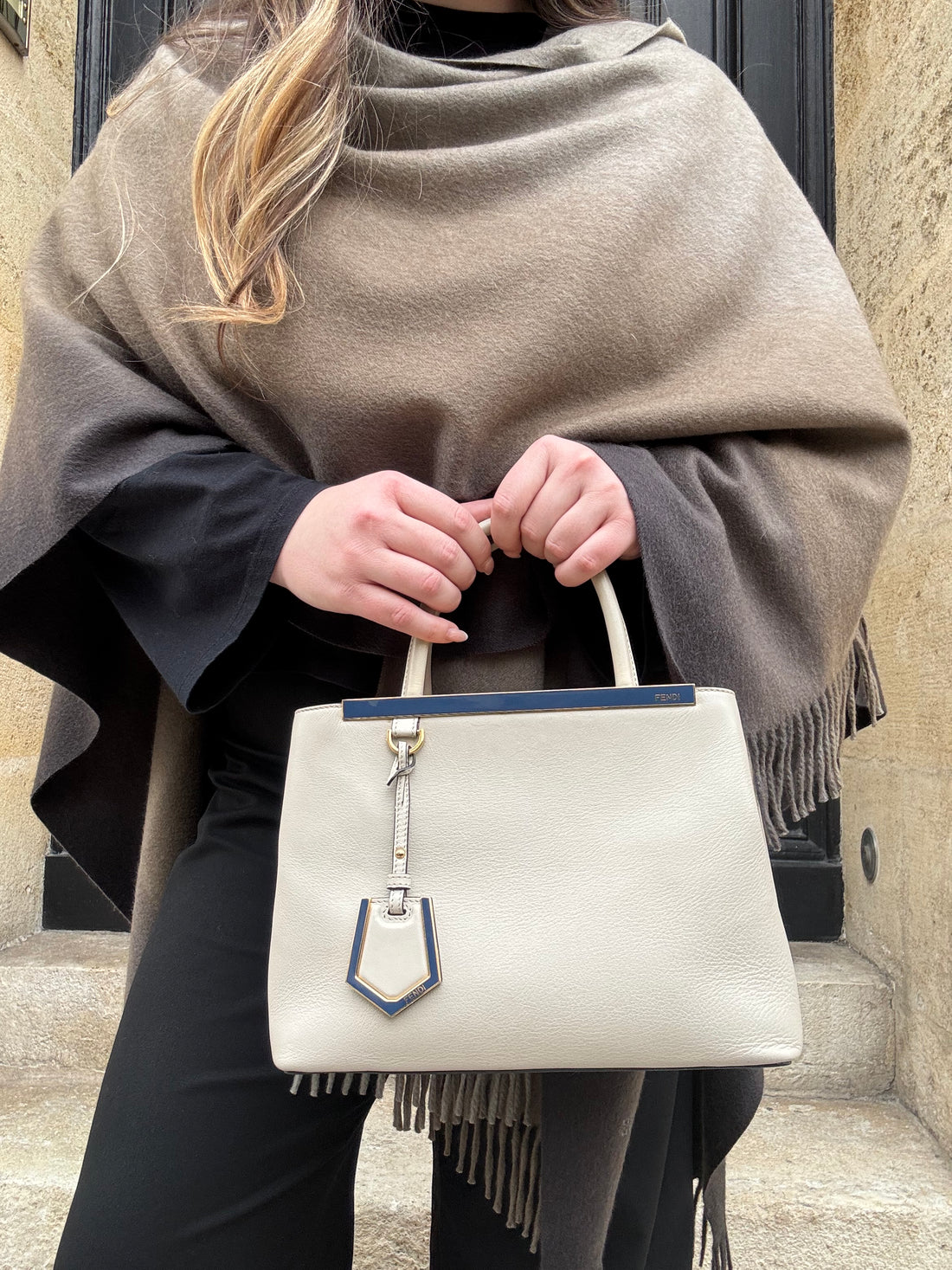 Fendi - Beigefarbene Handtasche 2 Tage mit Schulterriemen