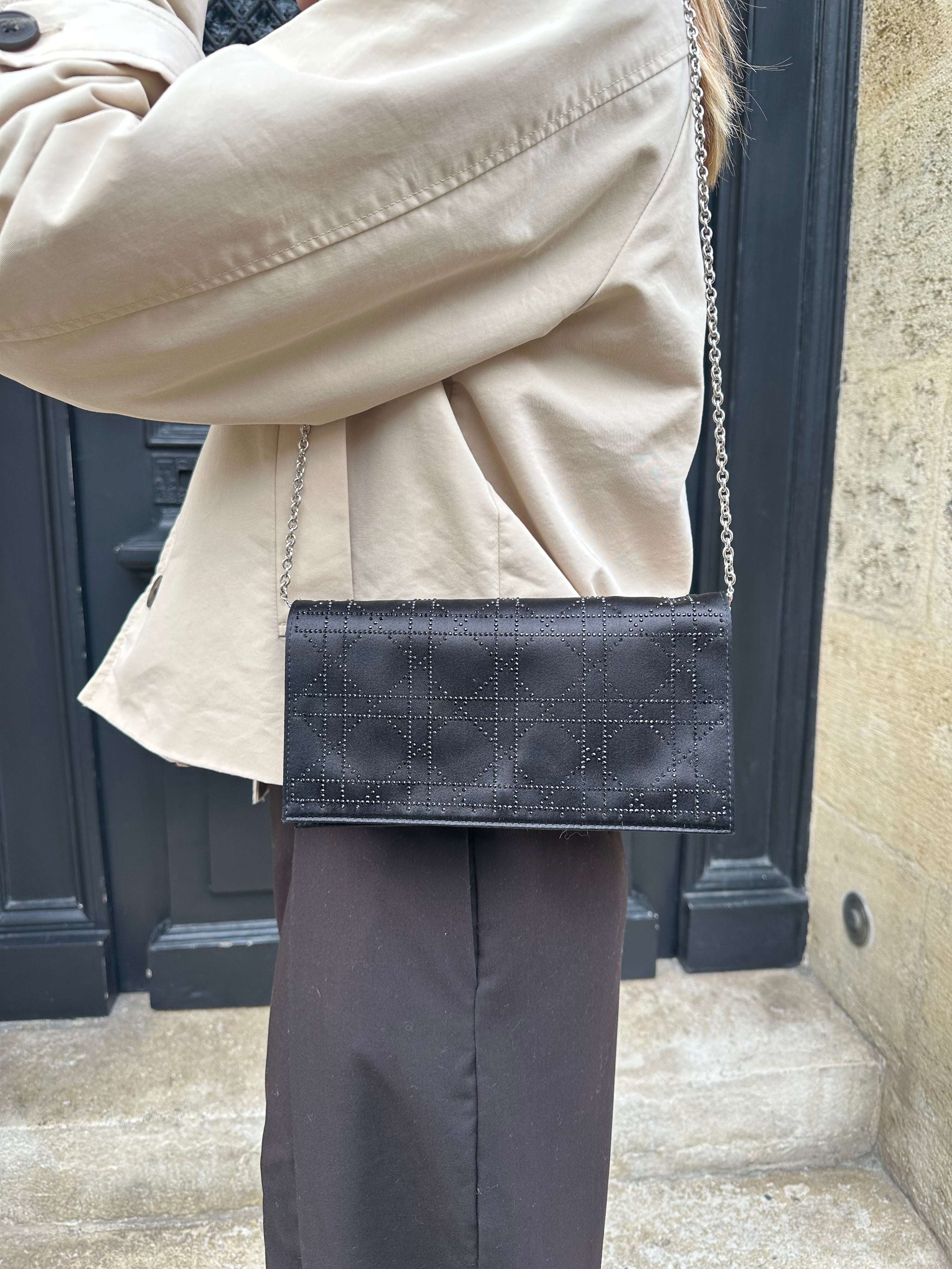 Dior - Glitzernde Handtasche aus schwarzem Stoff