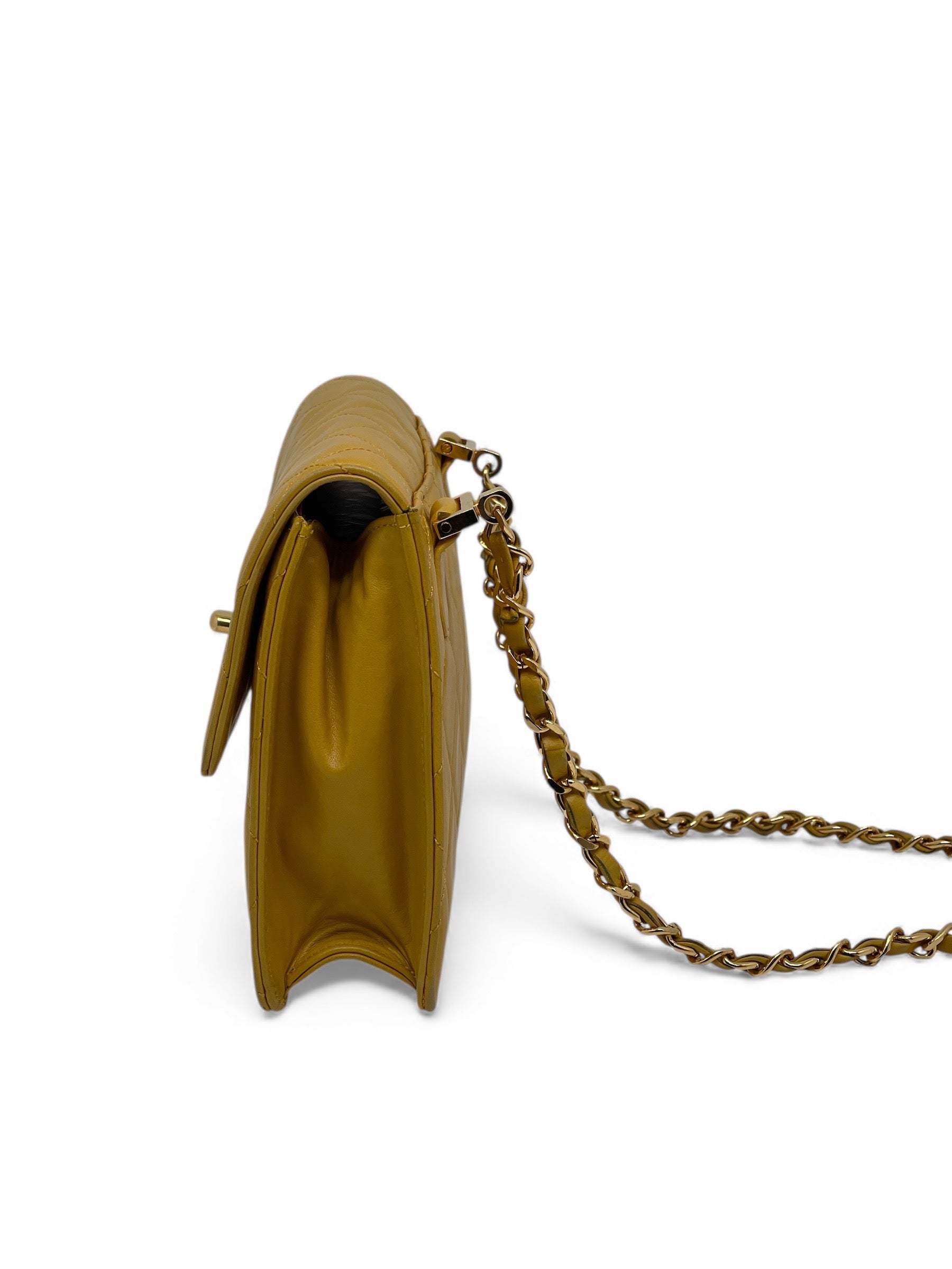 Chanel - Borsa con patta gialla