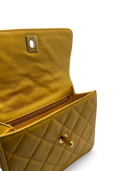 Chanel - Sac à Rabat Jaune