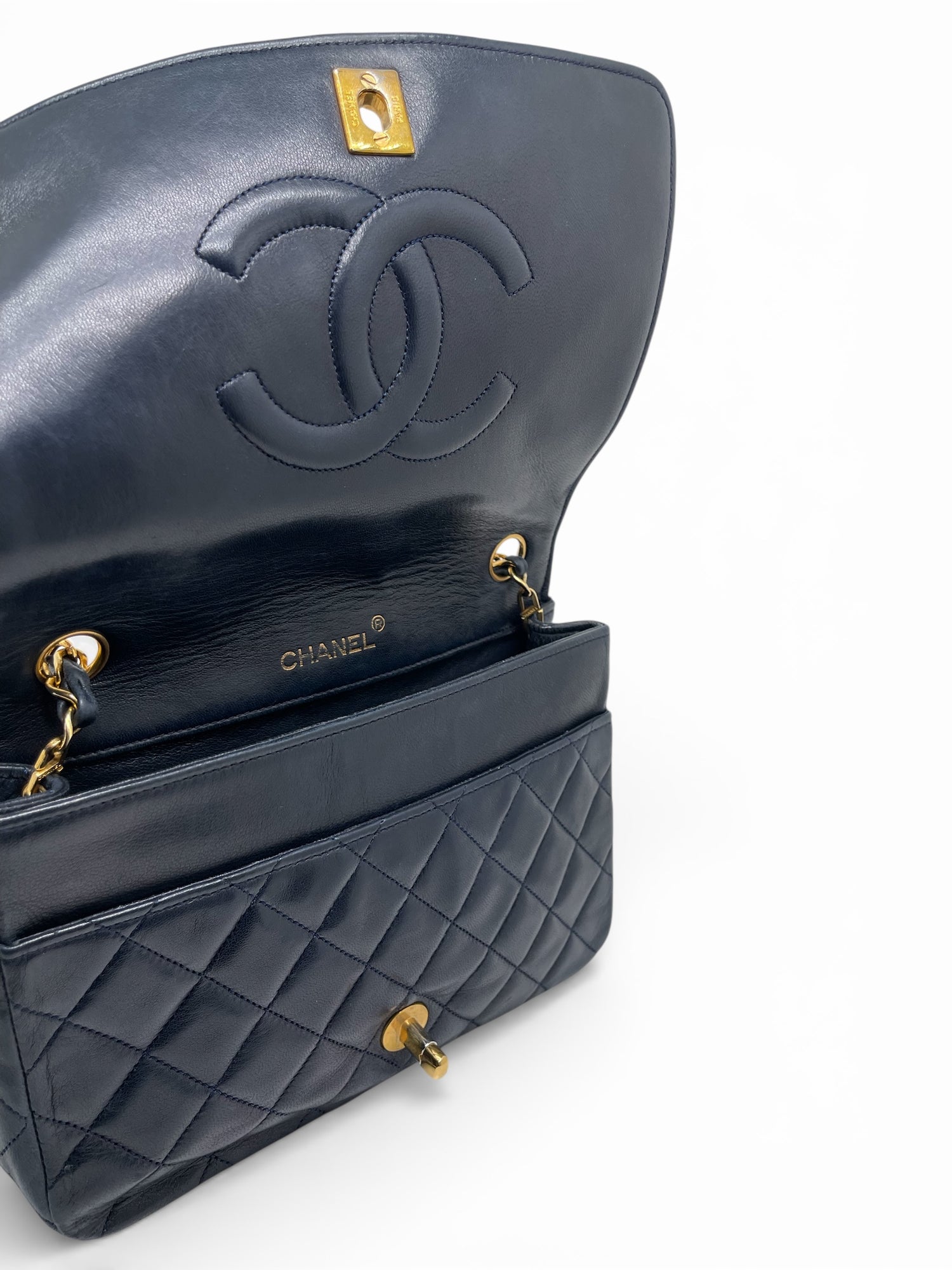 Chanel - Sac bandoulière Mademoiselle bleu marine