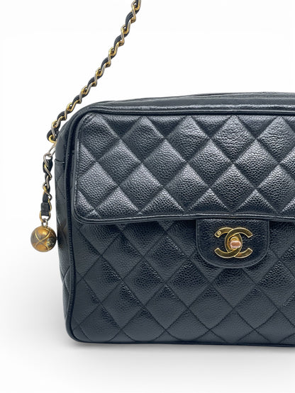 Chanel - Sac noir Camera en cuir Caviar