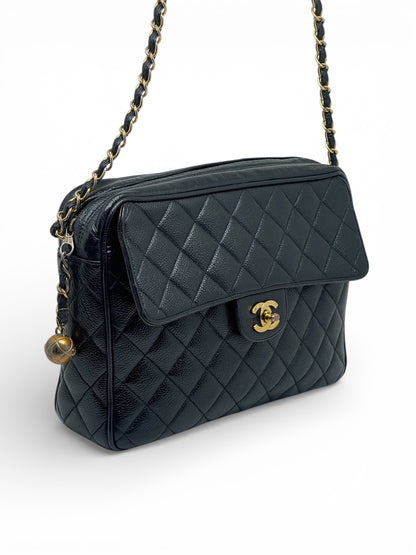 Chanel - Sac noir Camera en cuir Caviar