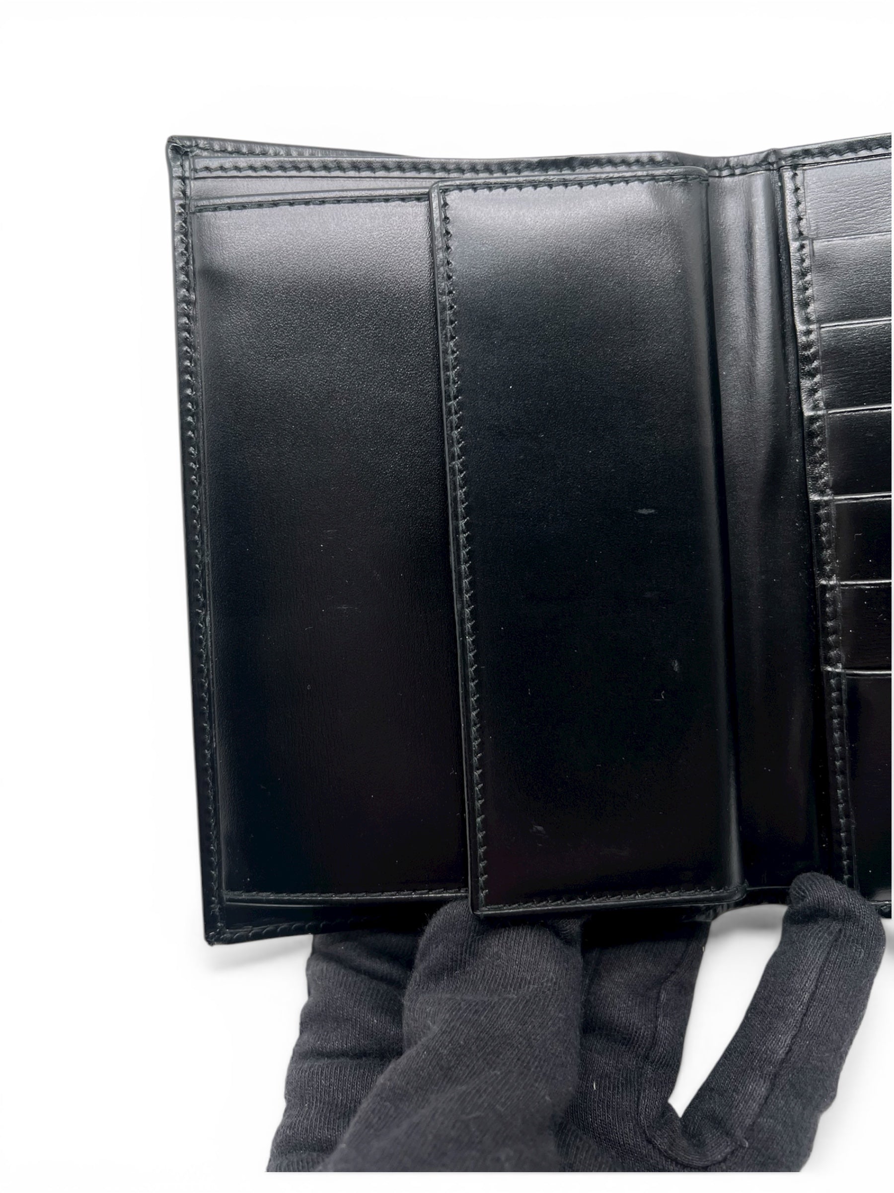 Cartier Petite Portefeuille En Cuir Noir Vintage | Les Folies d’Eugénie