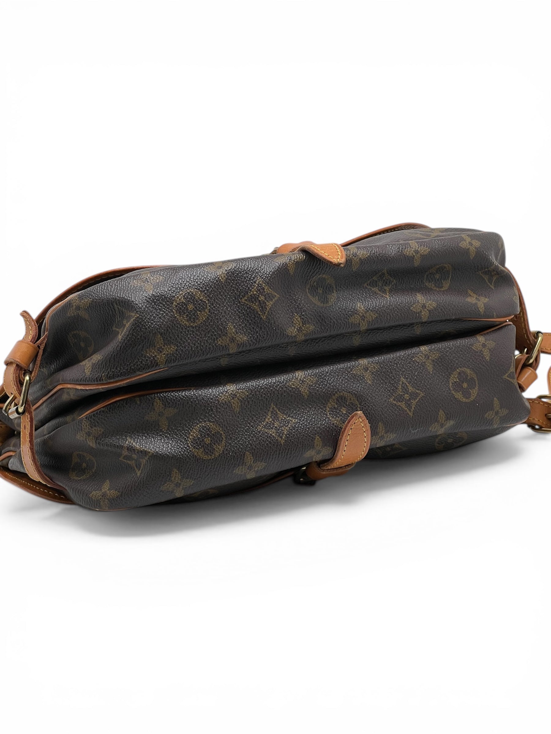Louis Vuitton Sac Saumur Monogram Avec Bandoulière | Les Folies d’Eugénie