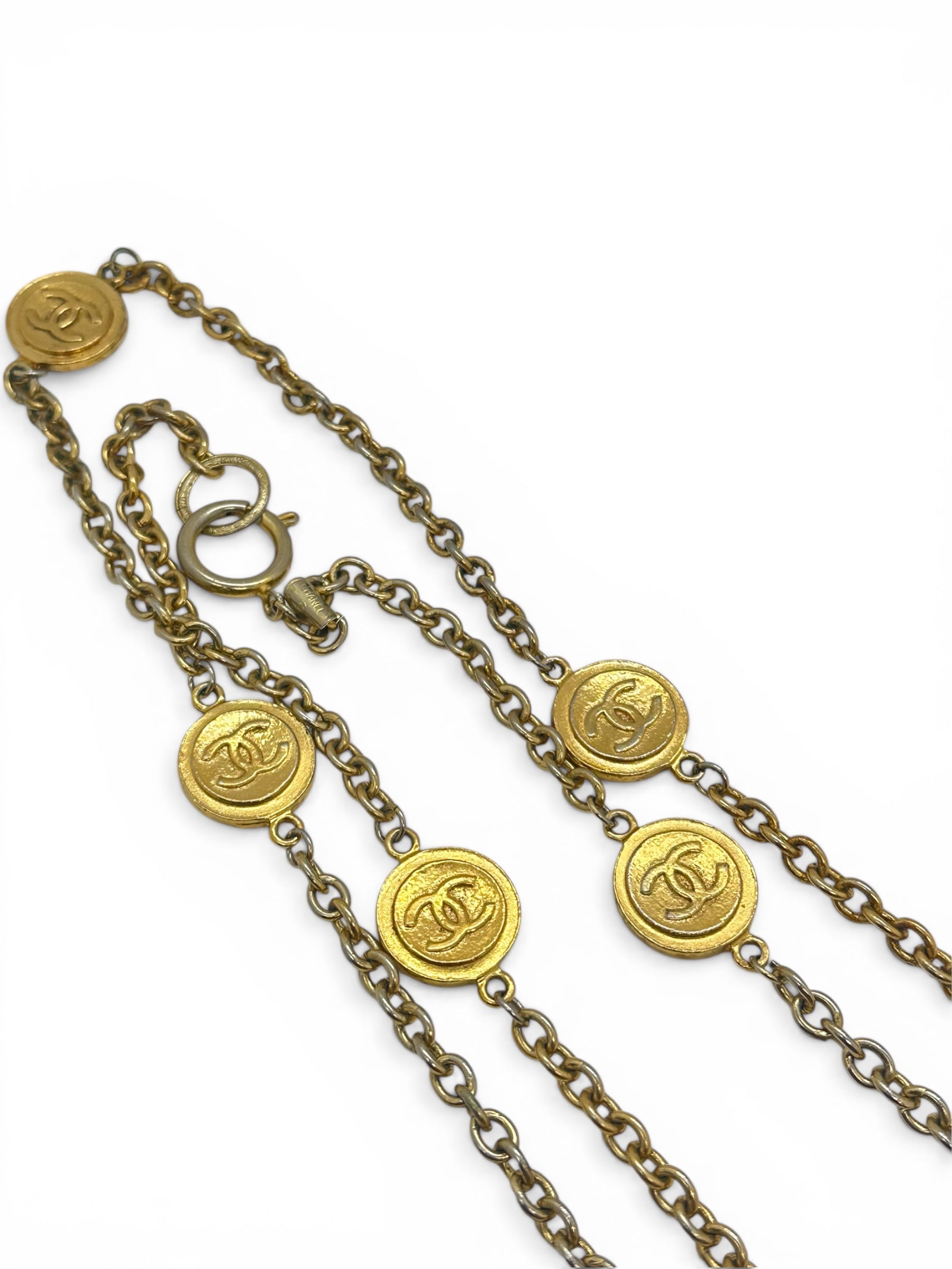 Chanel Sautoir Doré Vintage | Les Folies d’Eugénie