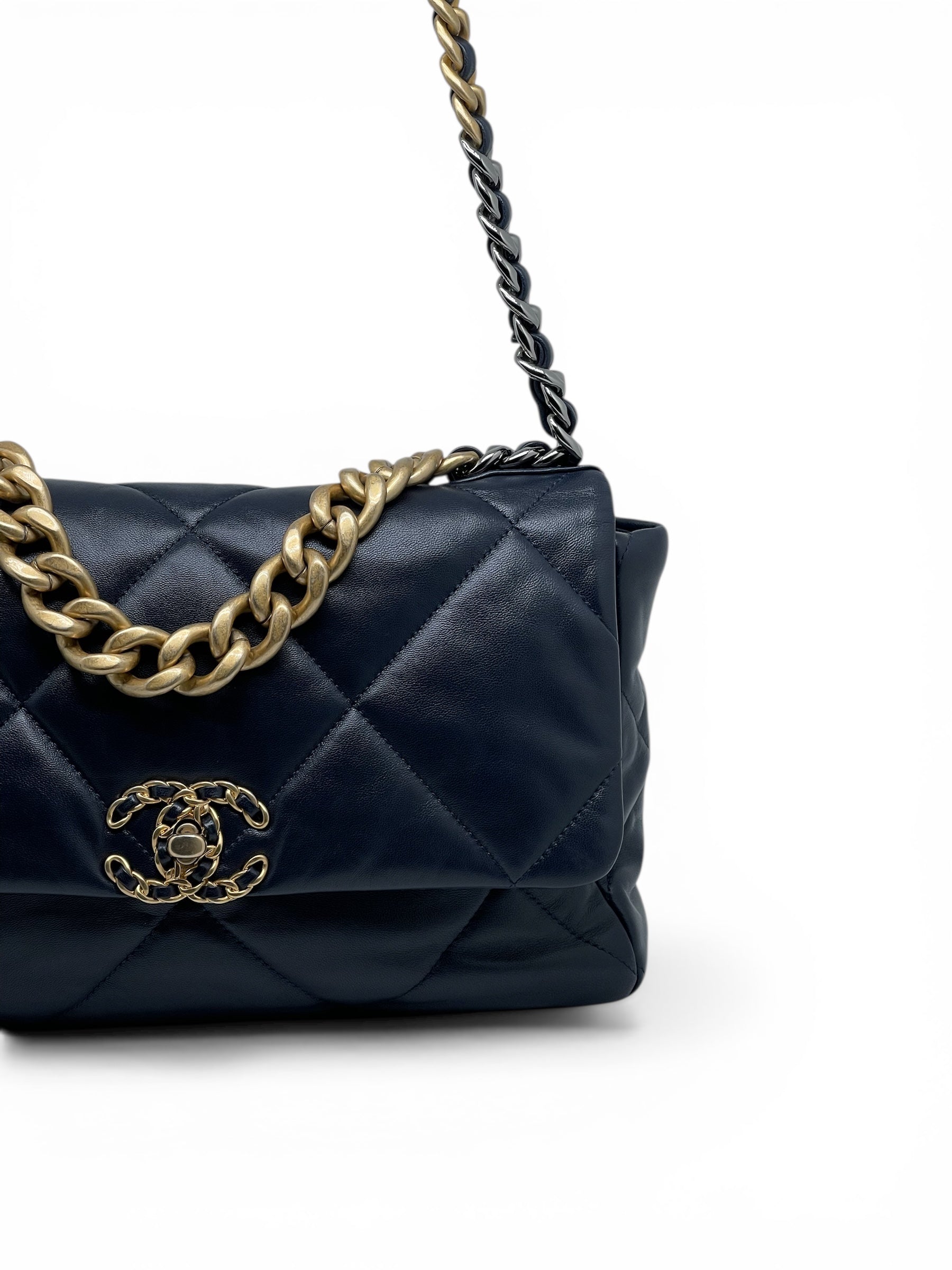 Sac Chanel 19 Bleu Marine | Les Folies d’Eugénie