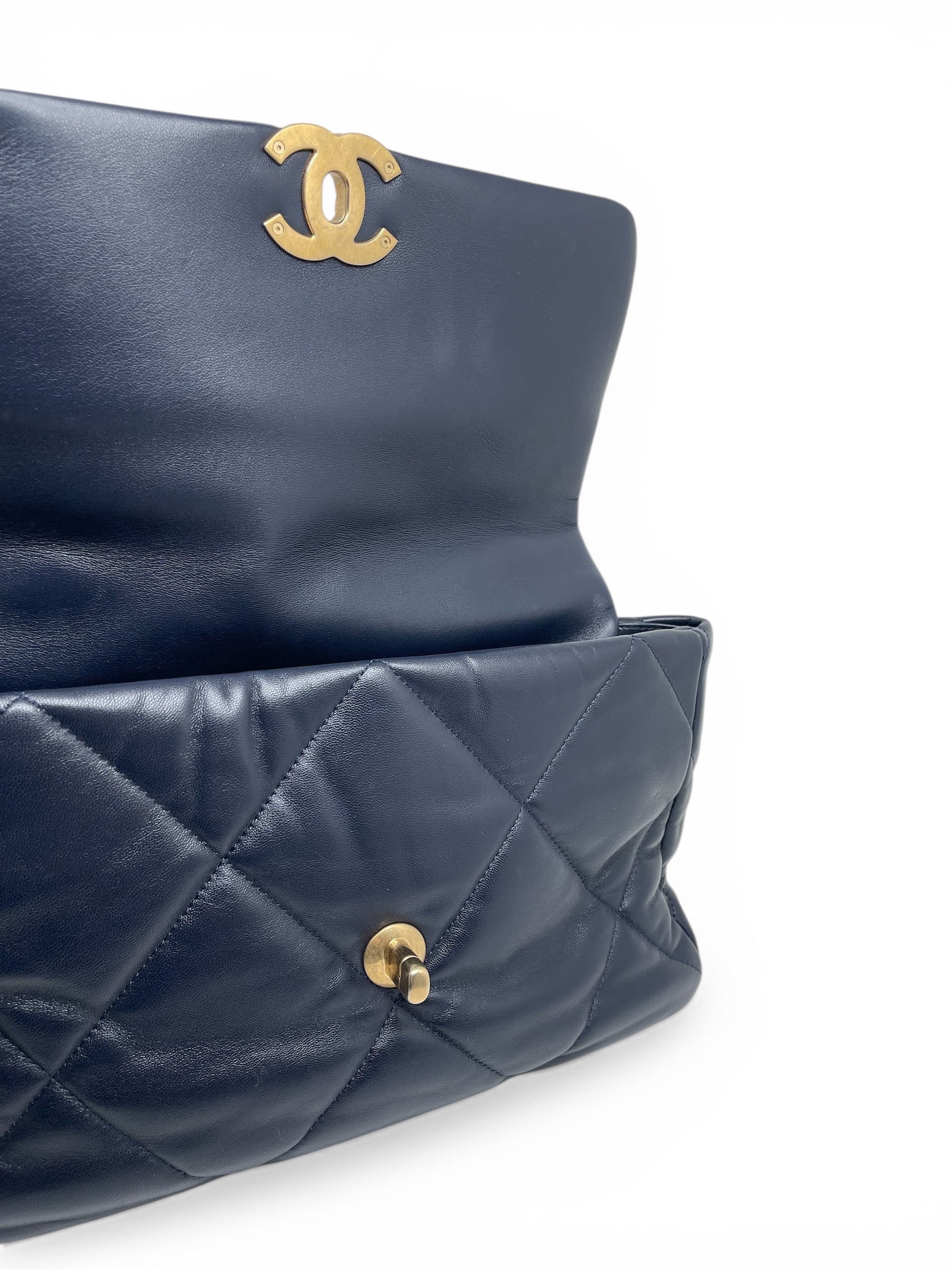 Sac Chanel 19 Bleu Marine | Les Folies d’Eugénie