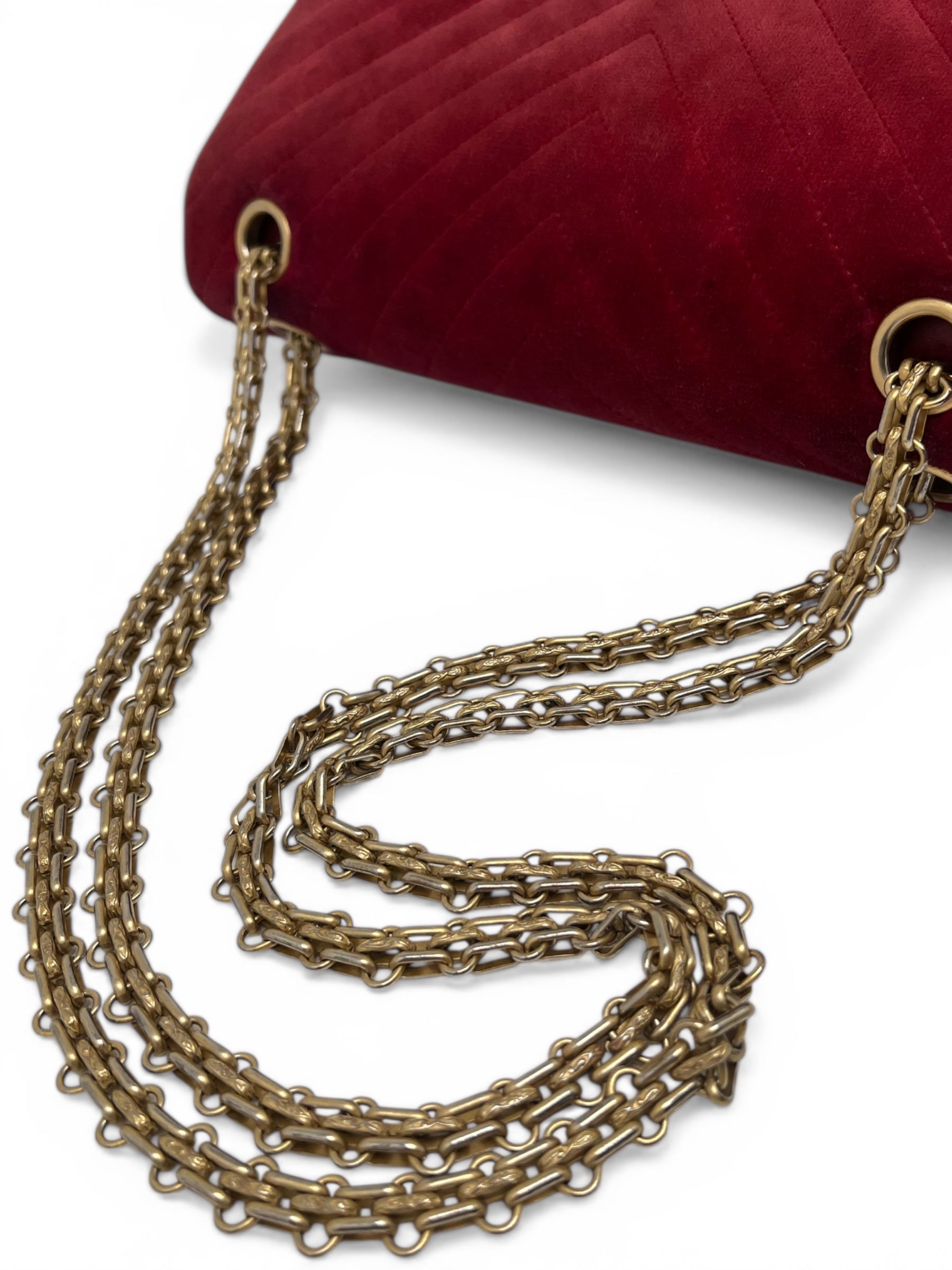 Sac Chanel 2.55 25 en Velours Rouge | Les Folies d’Eugénie