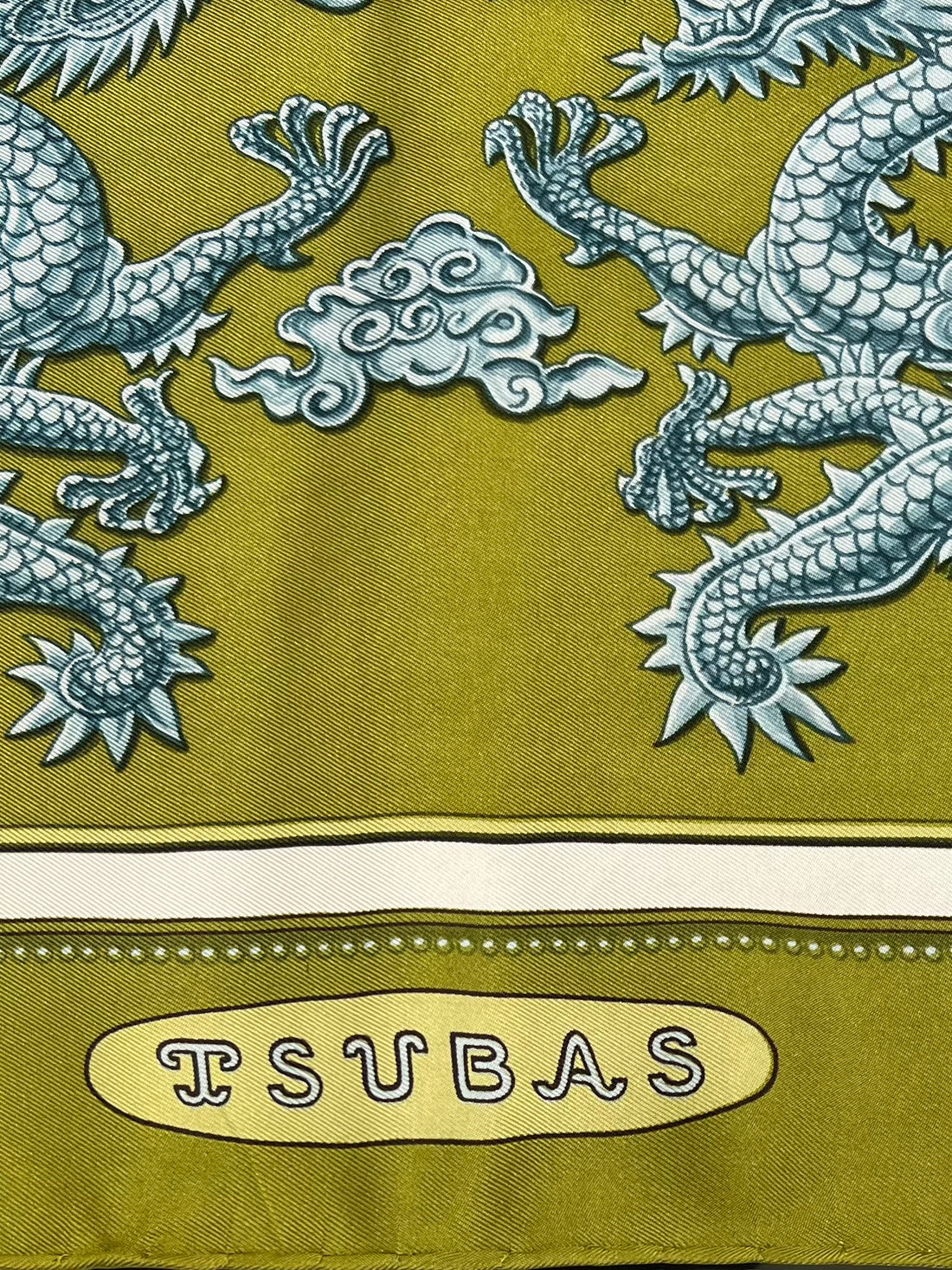 Hermès Carré de soie 90 Tsubas | Les Folies d’Eugénie