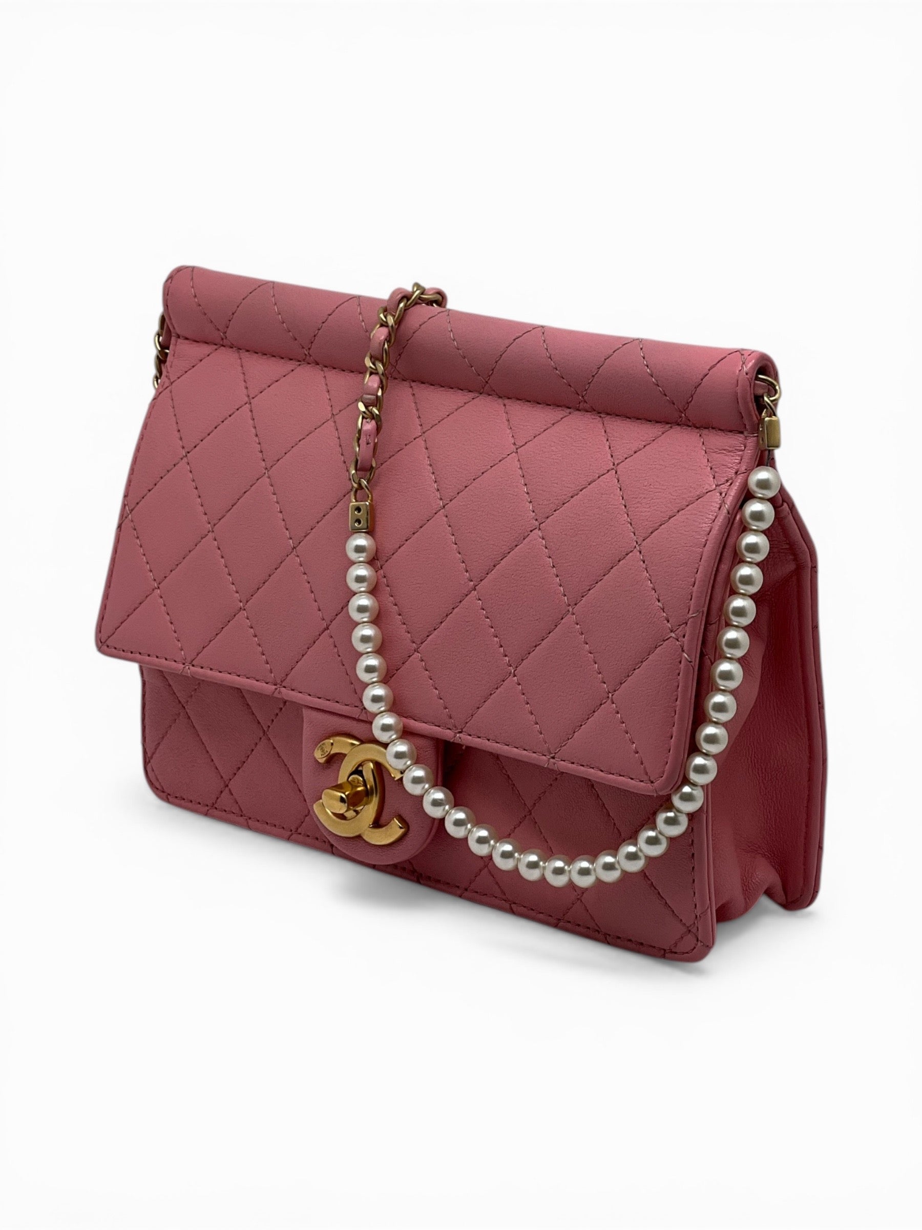 Chanel Sac à Rabat Rose Bandoulière en Perles | Les Folies d’Eugénie
