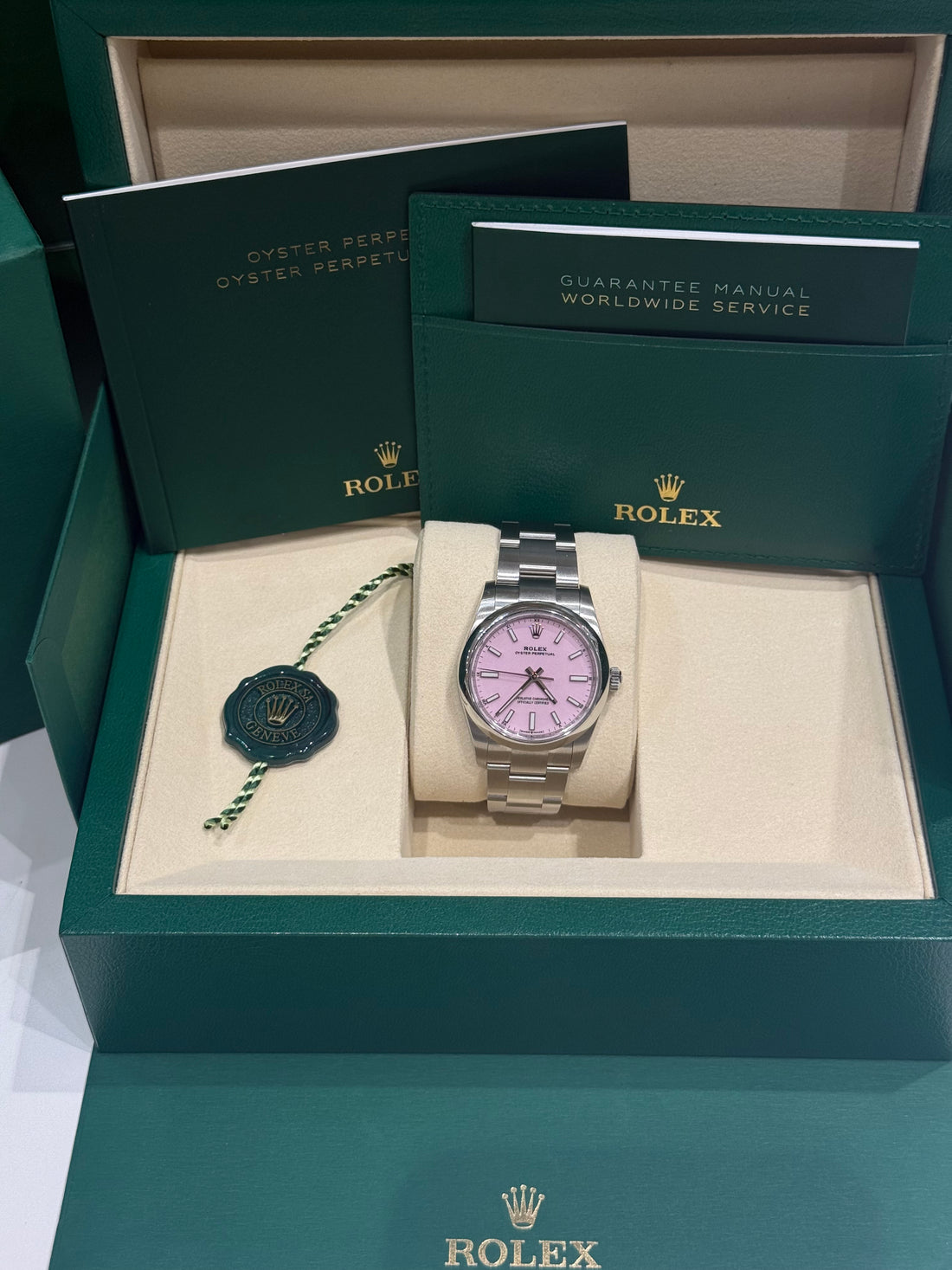 Rolex - Montre Oyster 34 mm Candy rose 2025