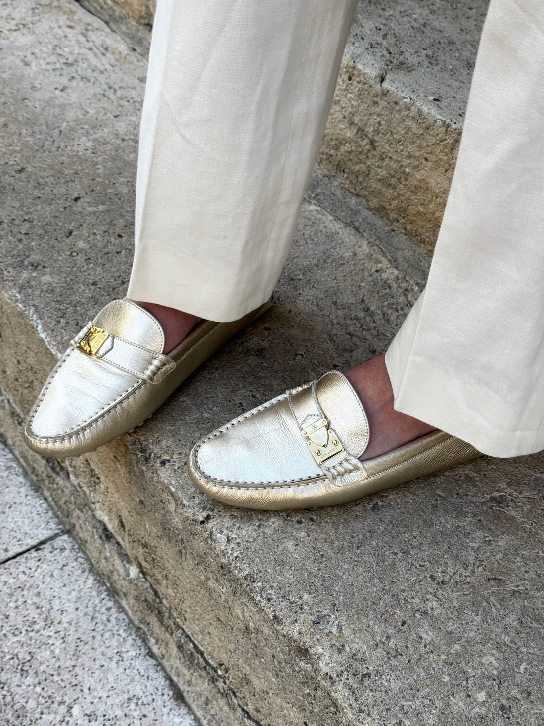 Louis Vuitton - Mocassini dorati T37