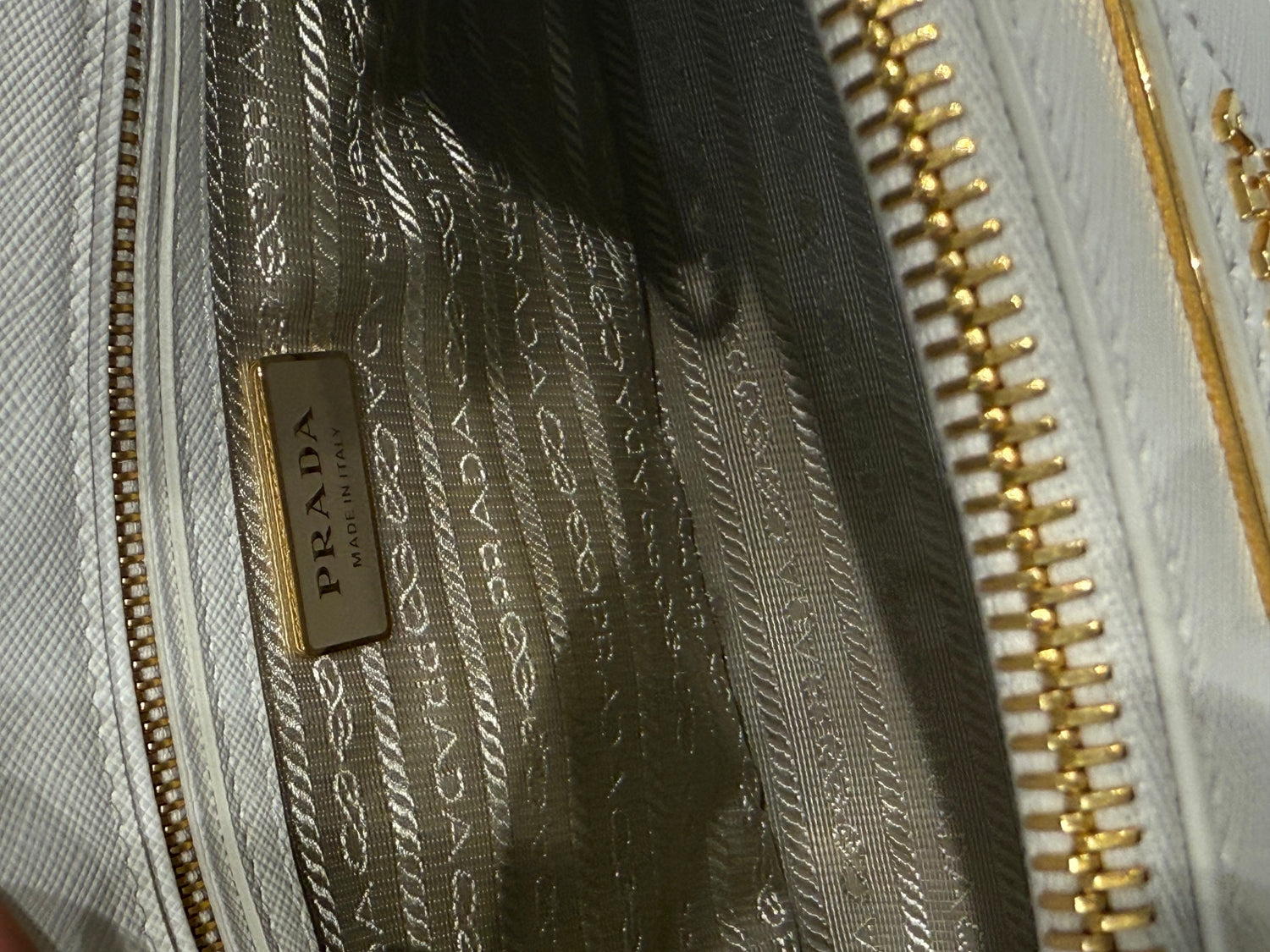 Prada - Sac Galleria small blanc