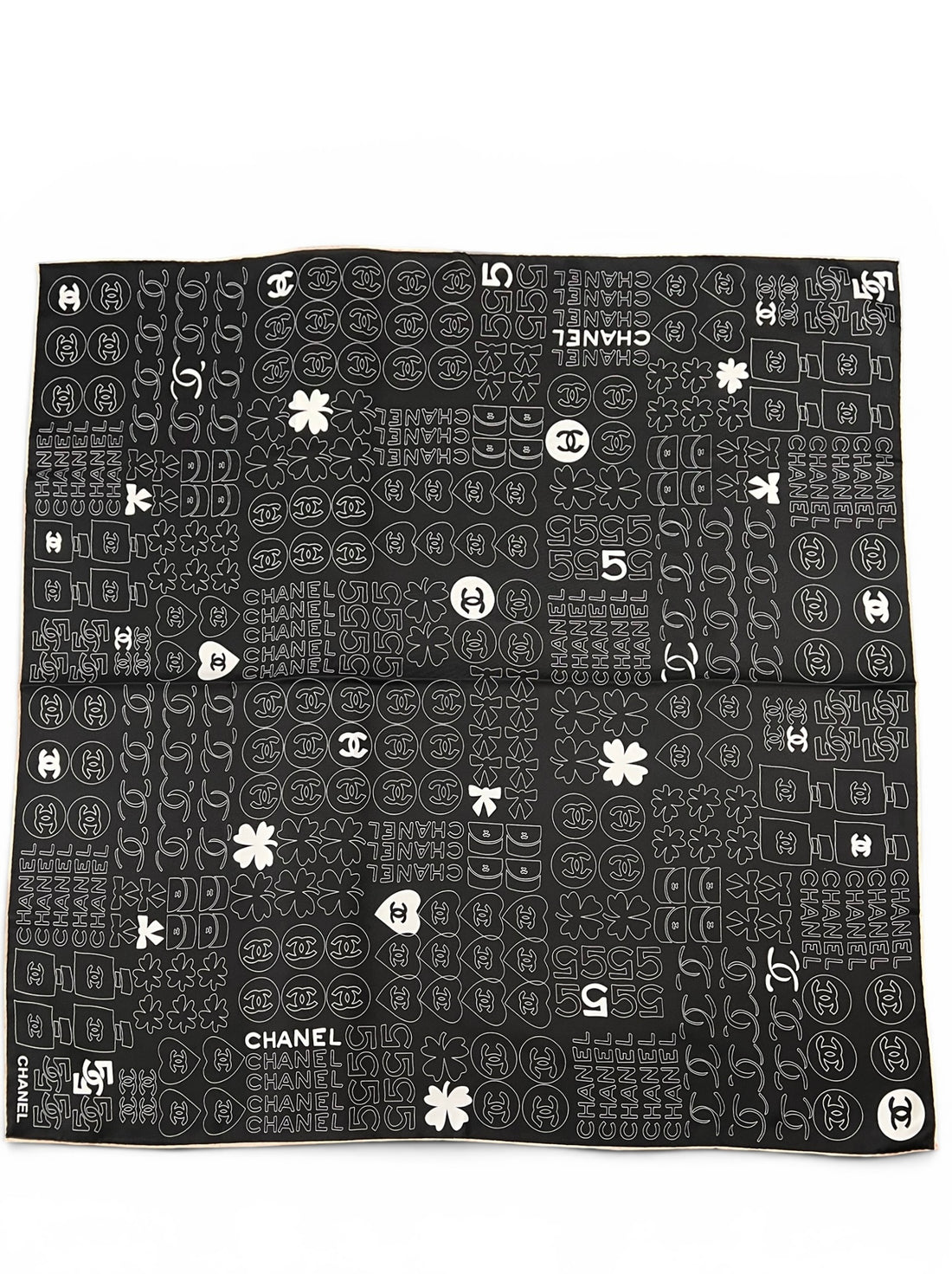 Chanel - Carré 90 logo CC n°5