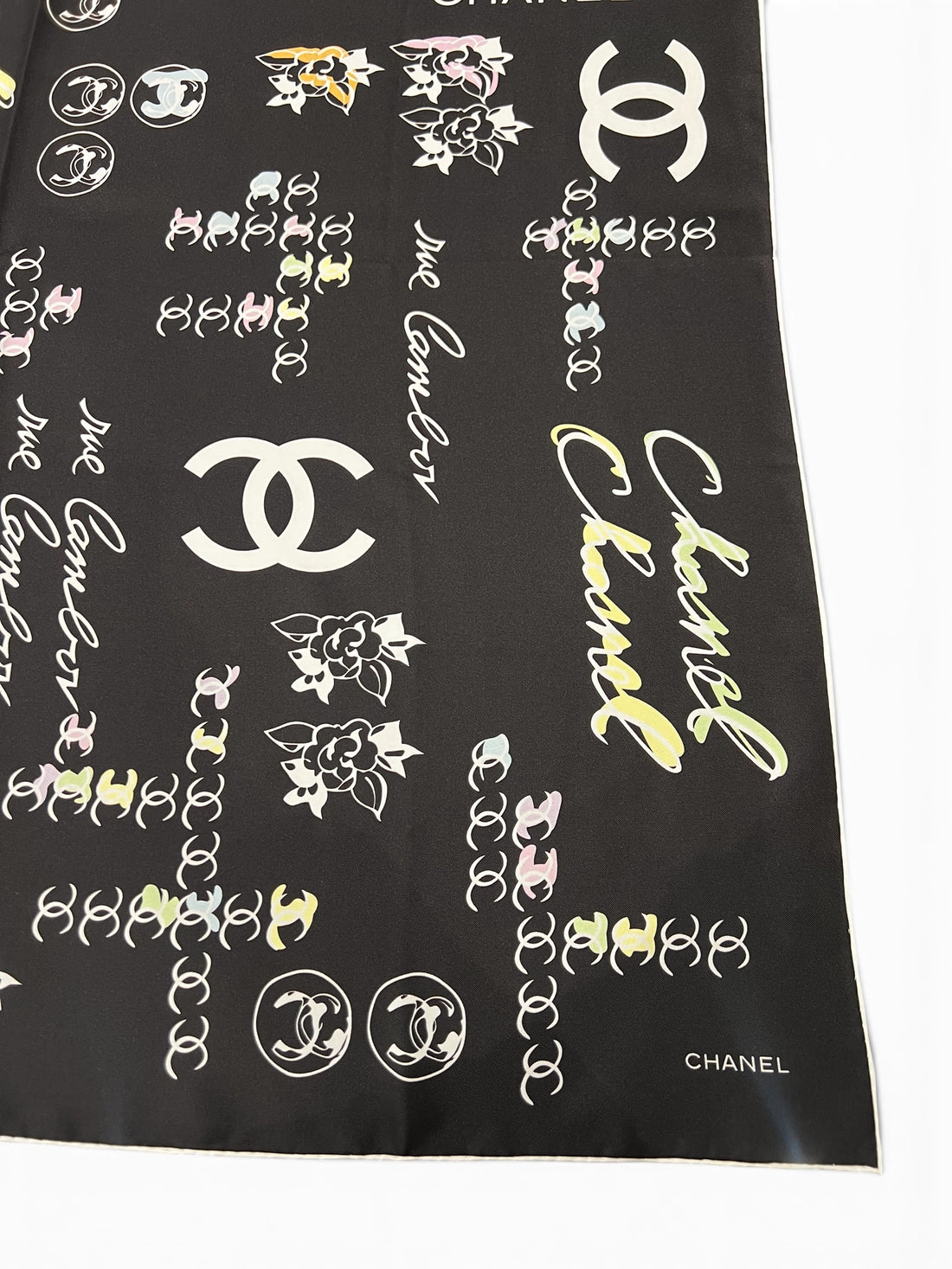 Chanel - Carré 90 avec roses