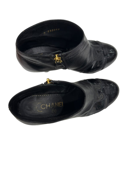 Chanel - Bottines en cuir lisse et bout vernis T36,5